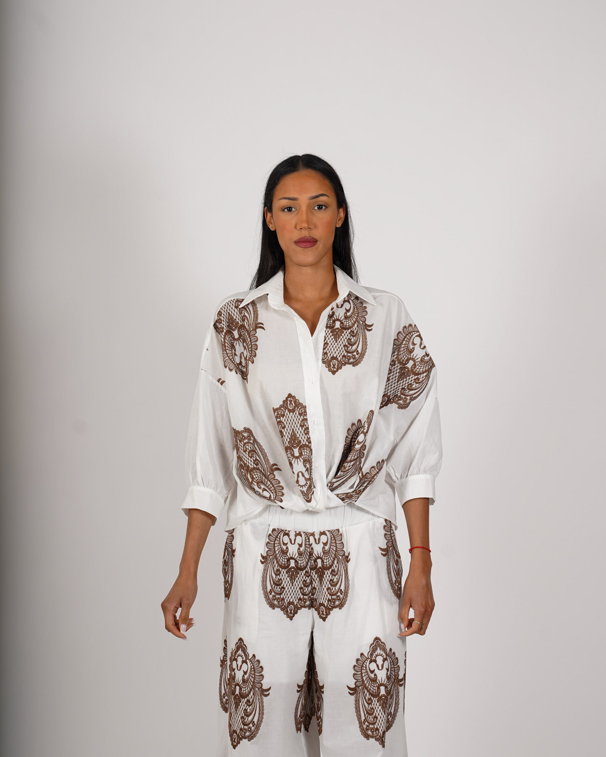 Camicia con nodo e ricamo in cotone - Basita