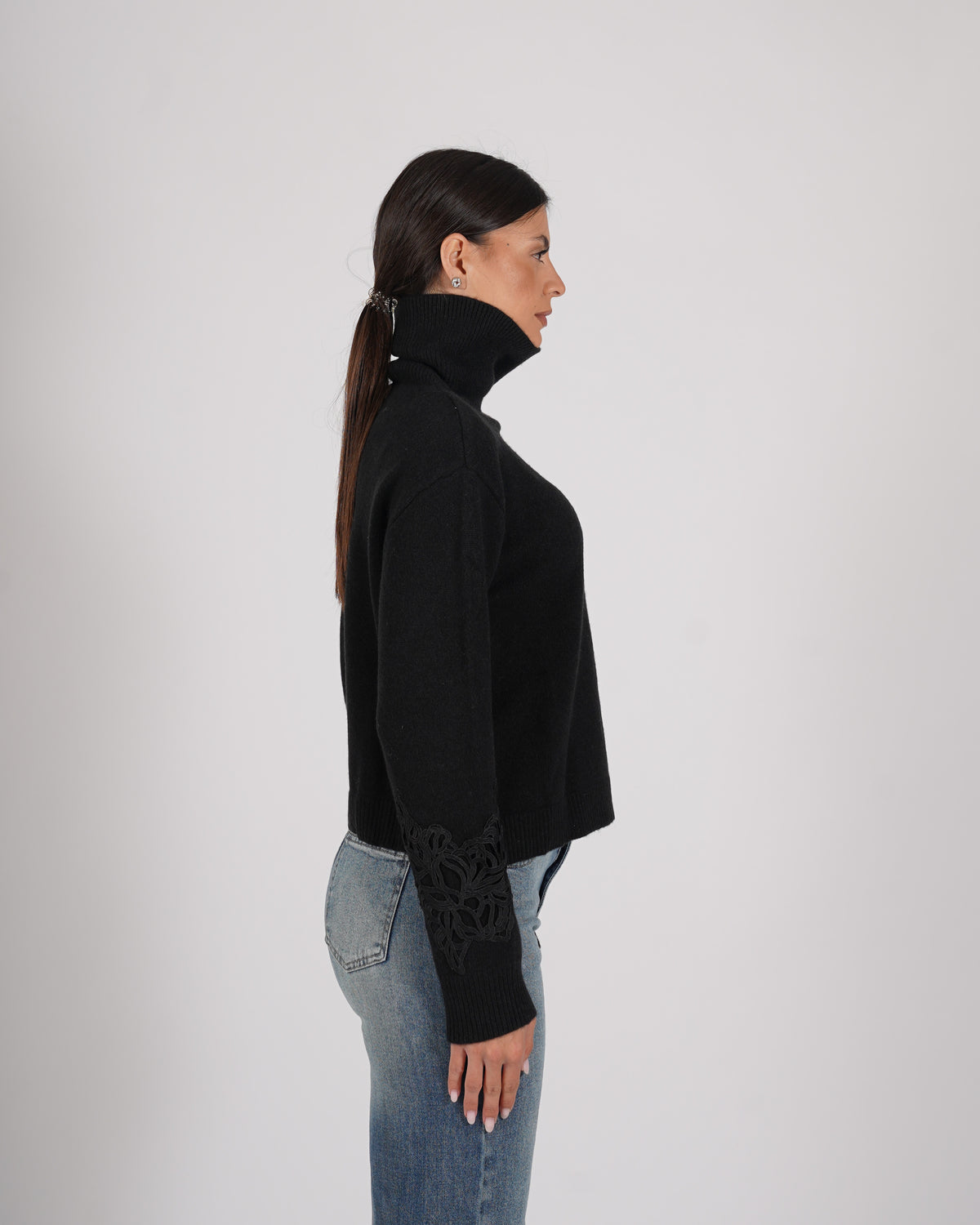 Maglia collo alto con ricamo in lana - Rasiglia