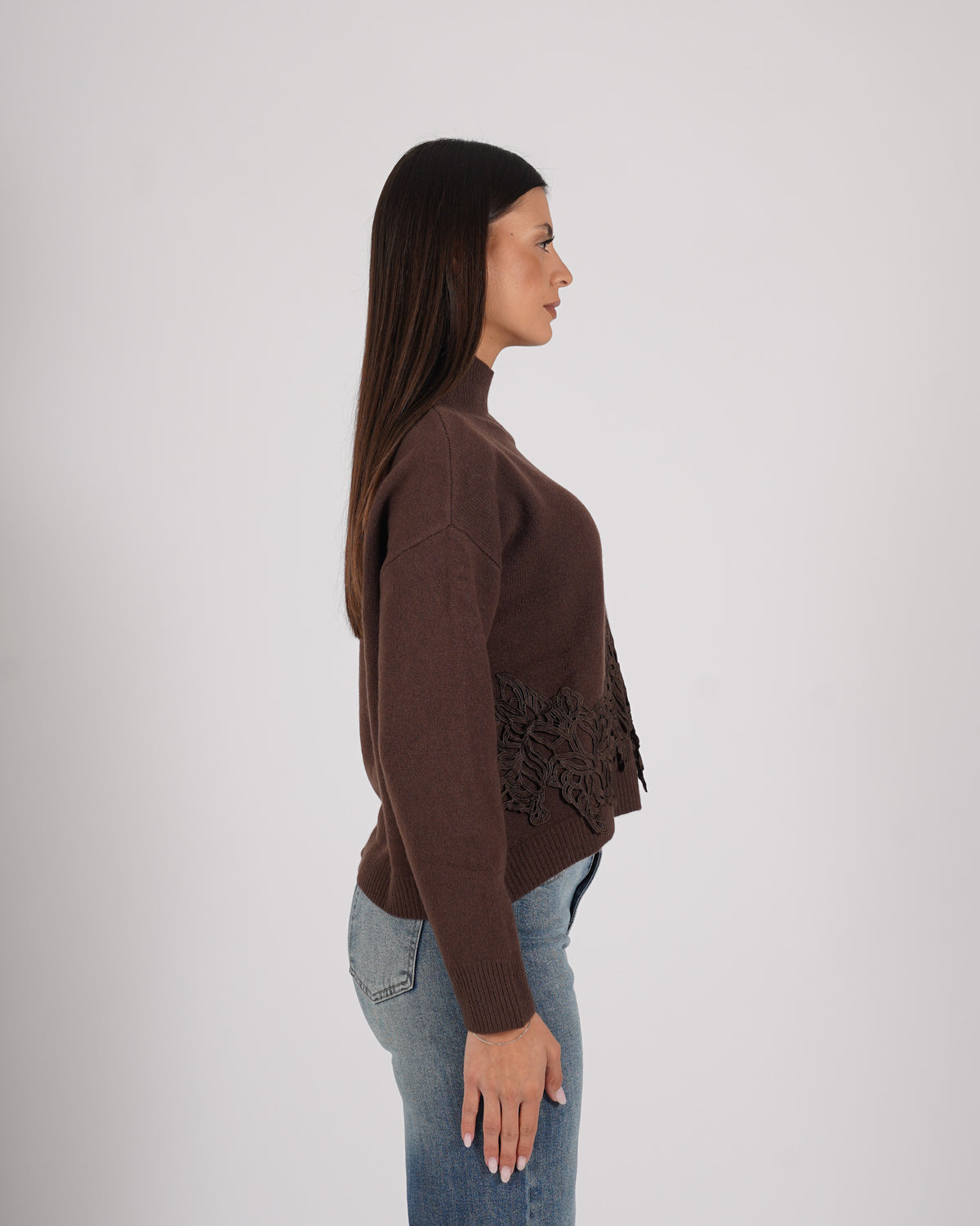 Maglia collo alto con ricamo in lana - Sarnella