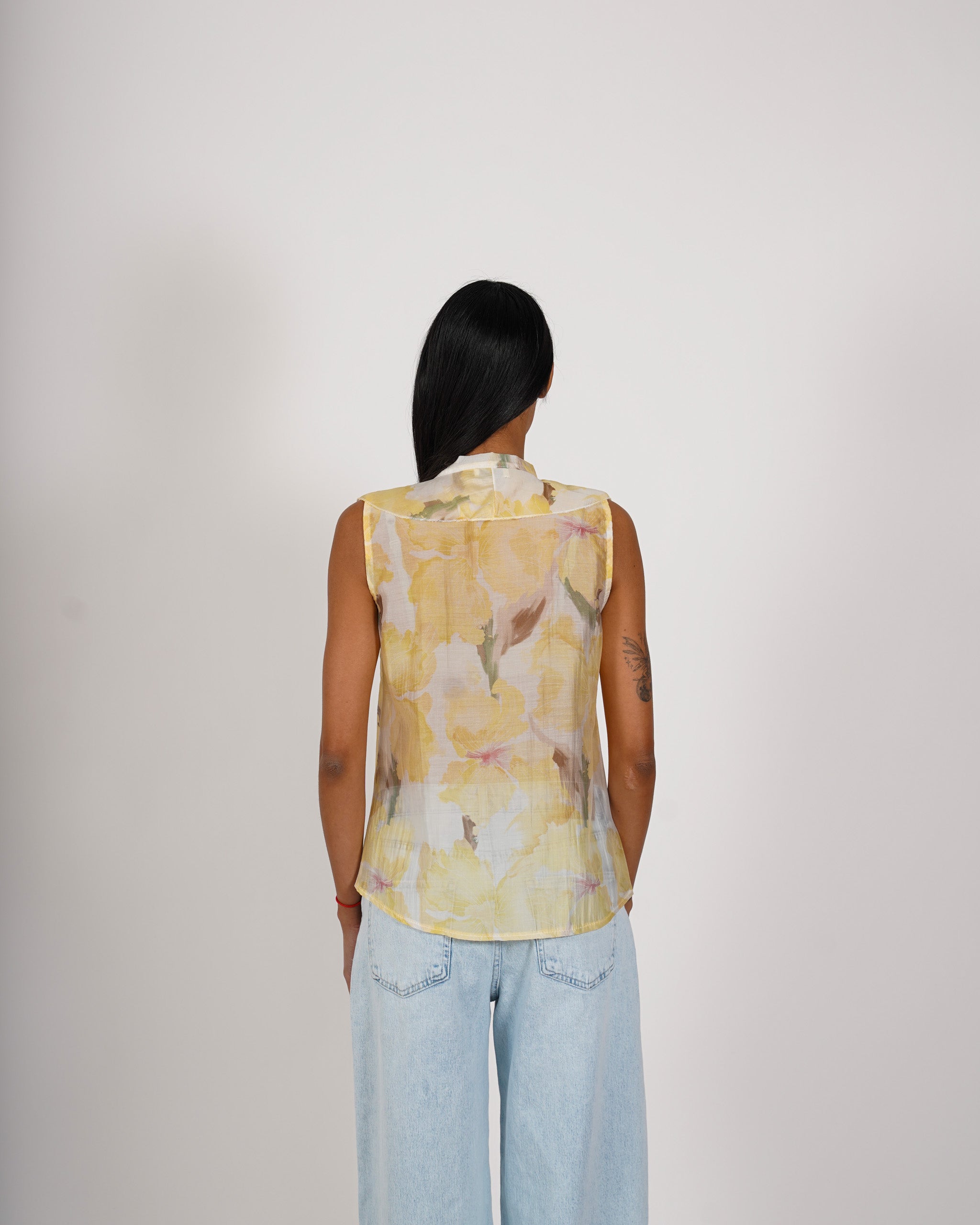 Blusa smanicata stampata con rouche frontale - Priscilla