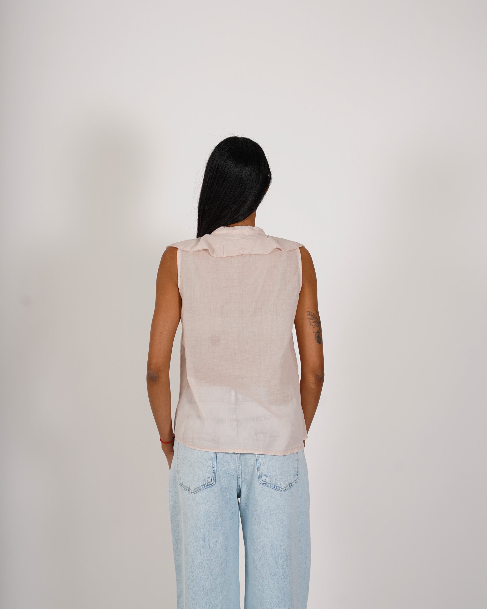 Blusa smanicata con rouche frontale - Priscilla
