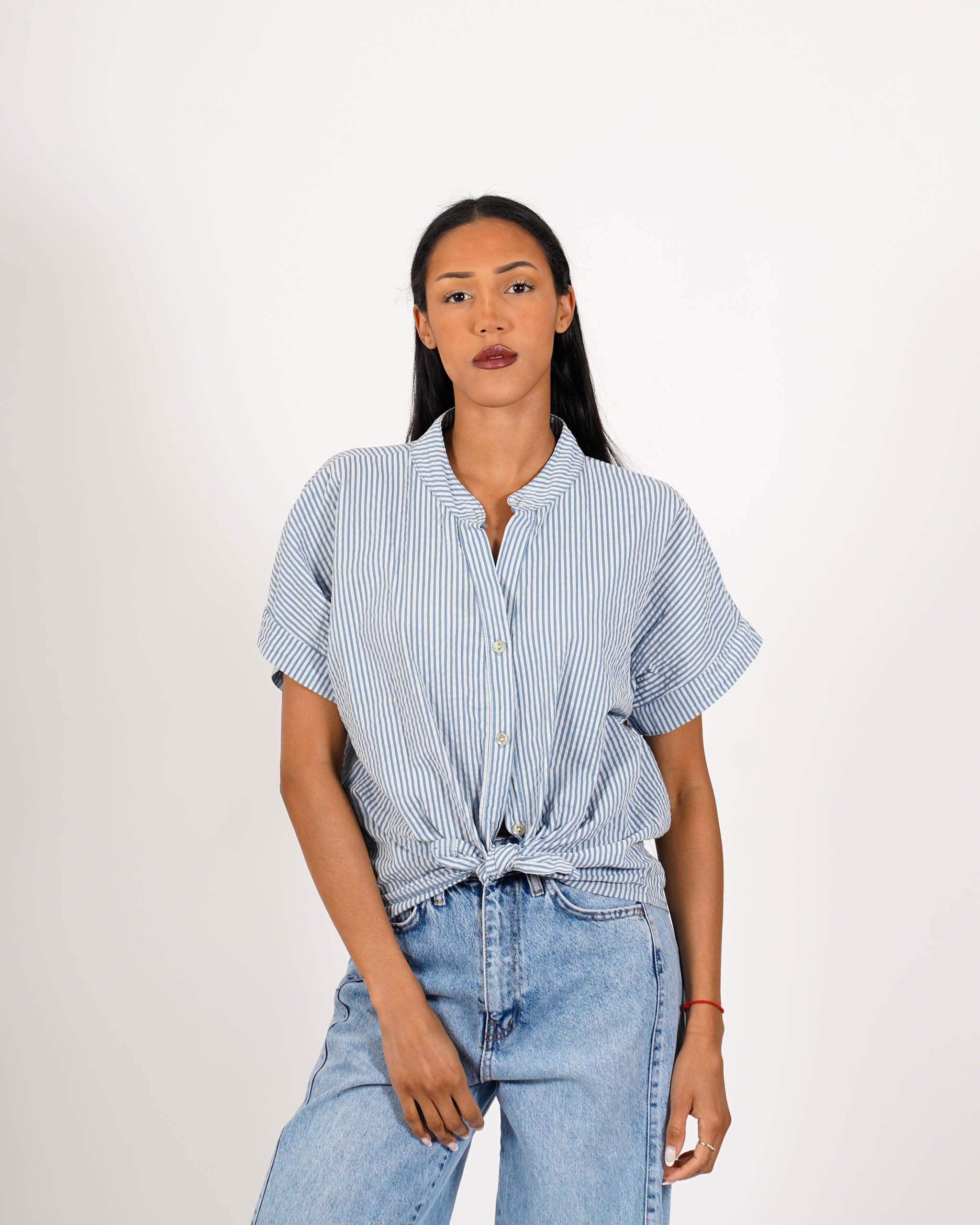 Camicia rigata mezza manica e nodo frontale - Adriana