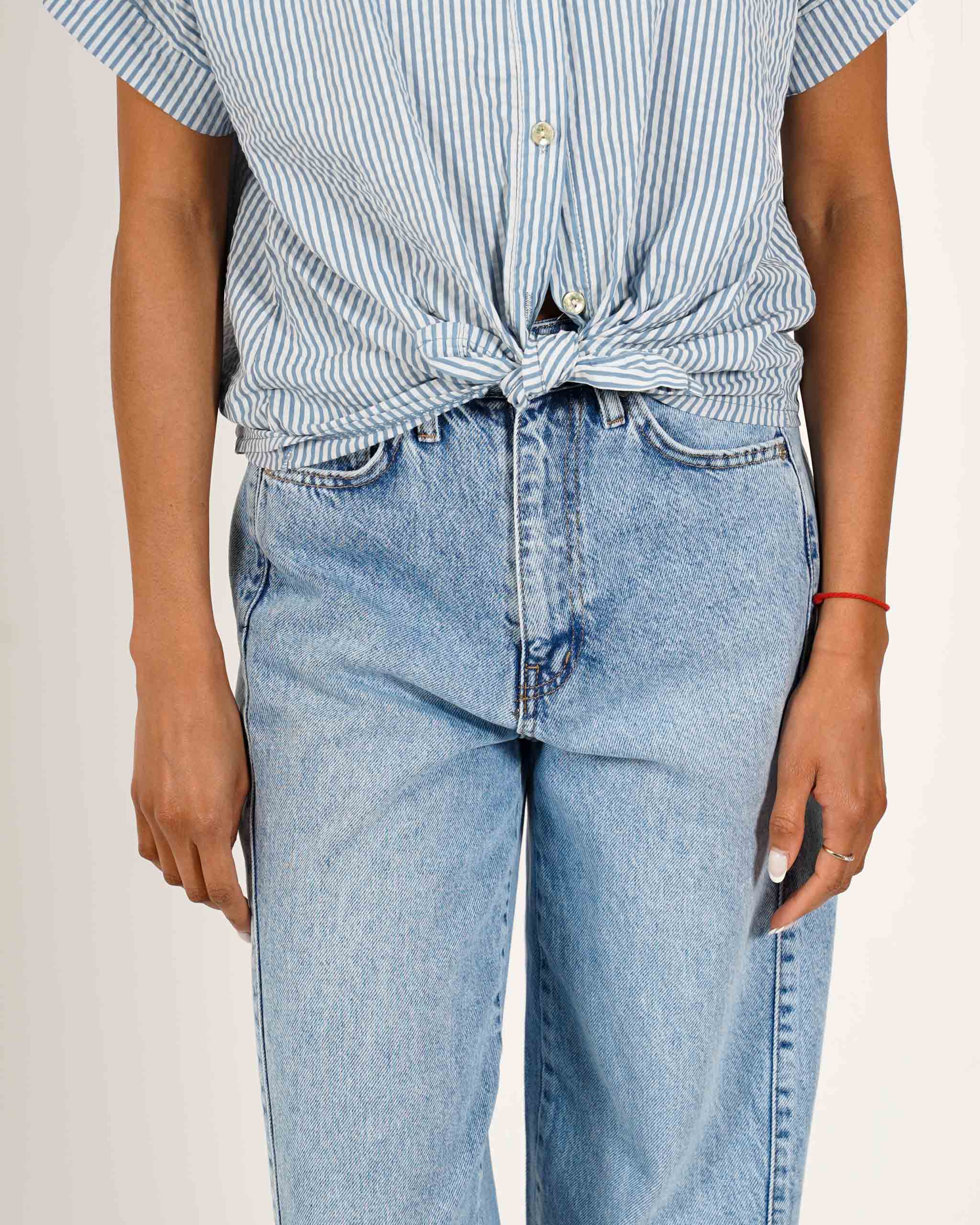 Camicia rigata mezza manica e nodo frontale - Adriana