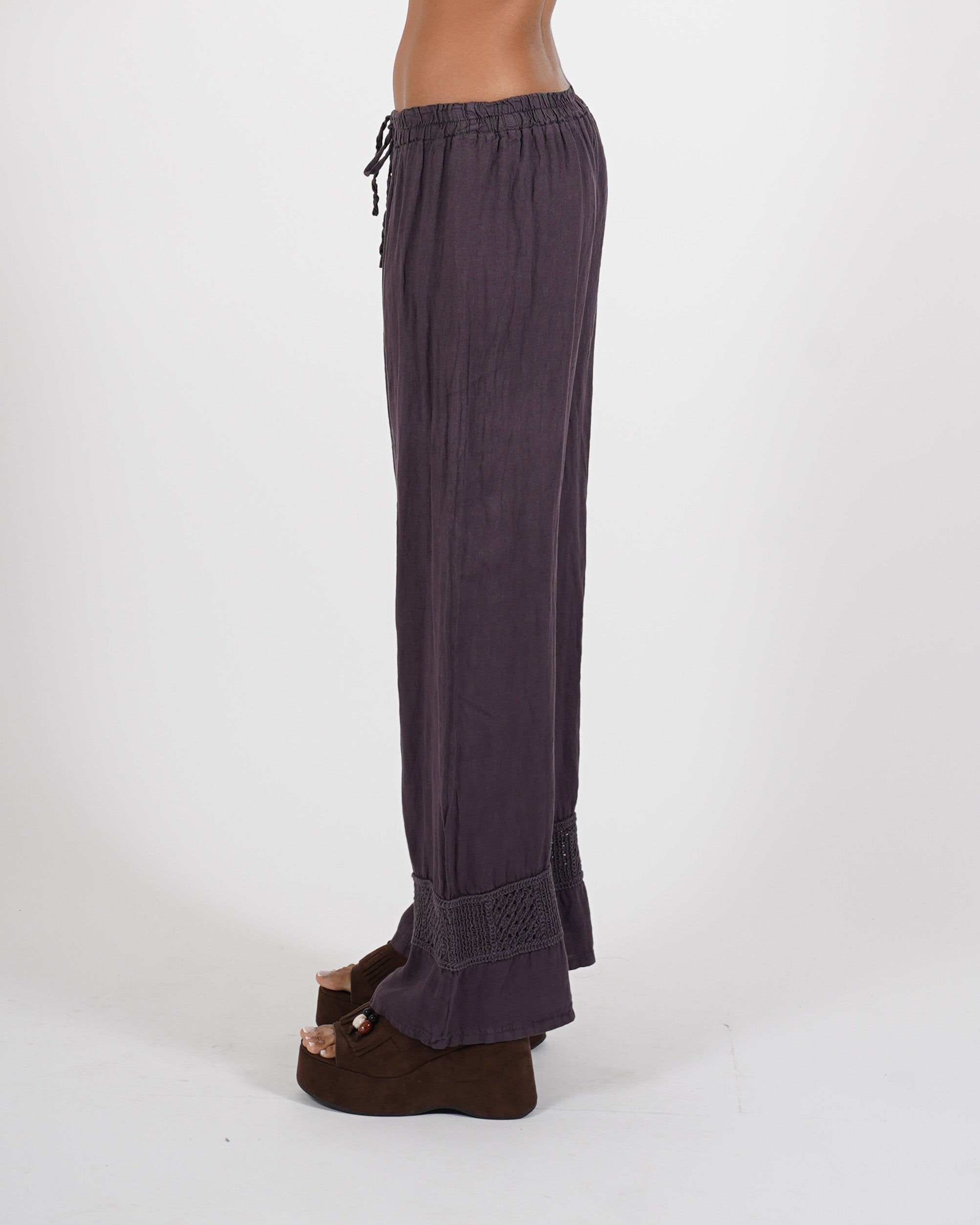 Pantaloni in lino con ricamo sul fondo - Caneira