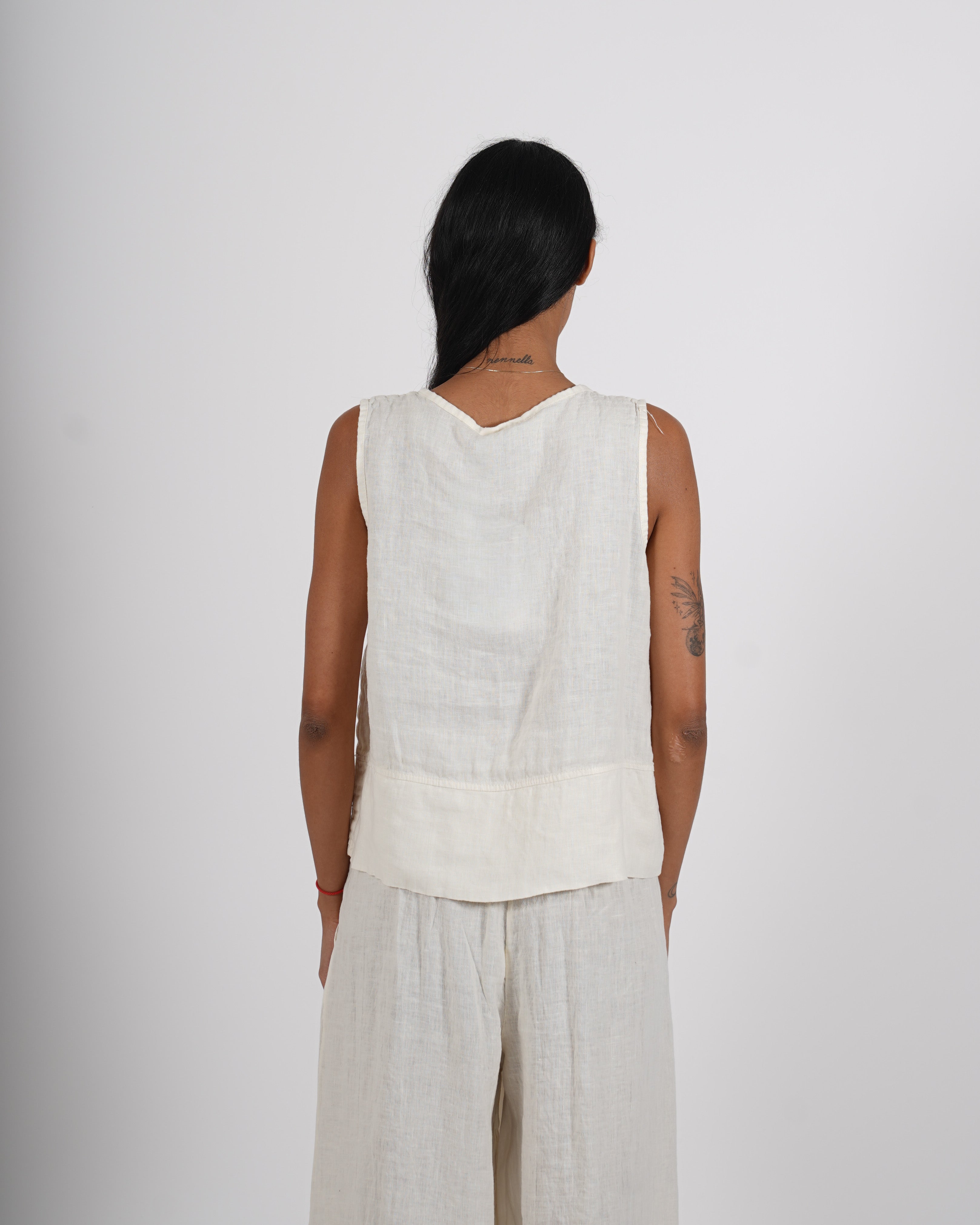 Blusa smanicata girocollo in lino - Logica