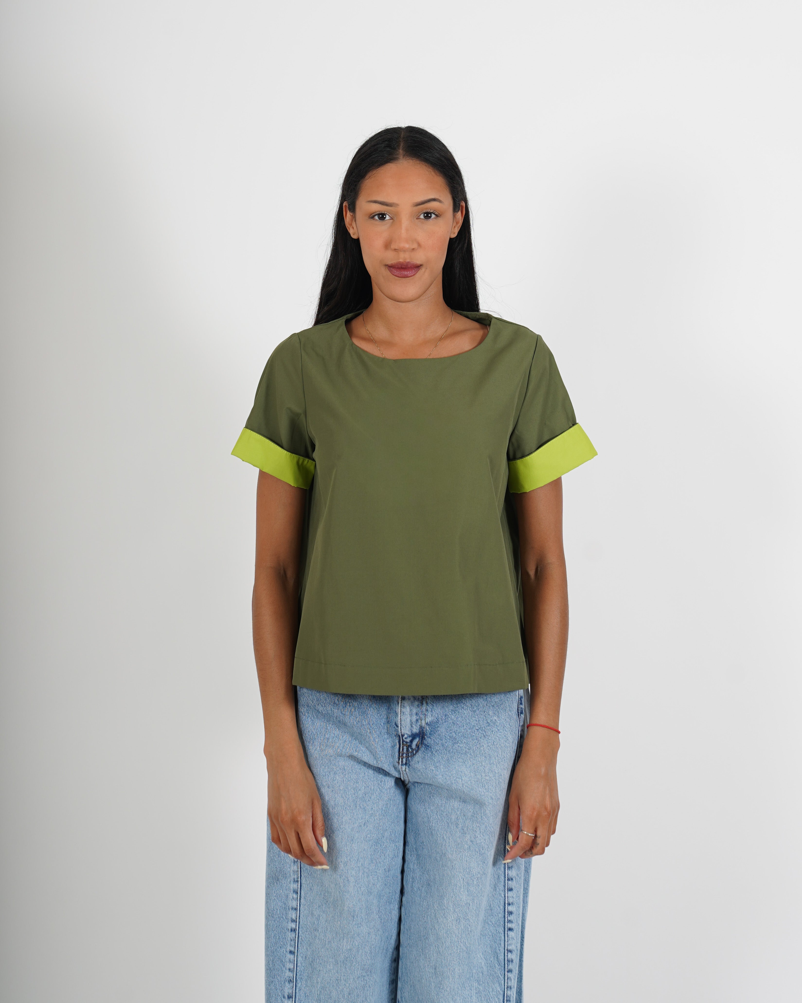 Shirt in cotone con risvolto in contrasto - Scattante