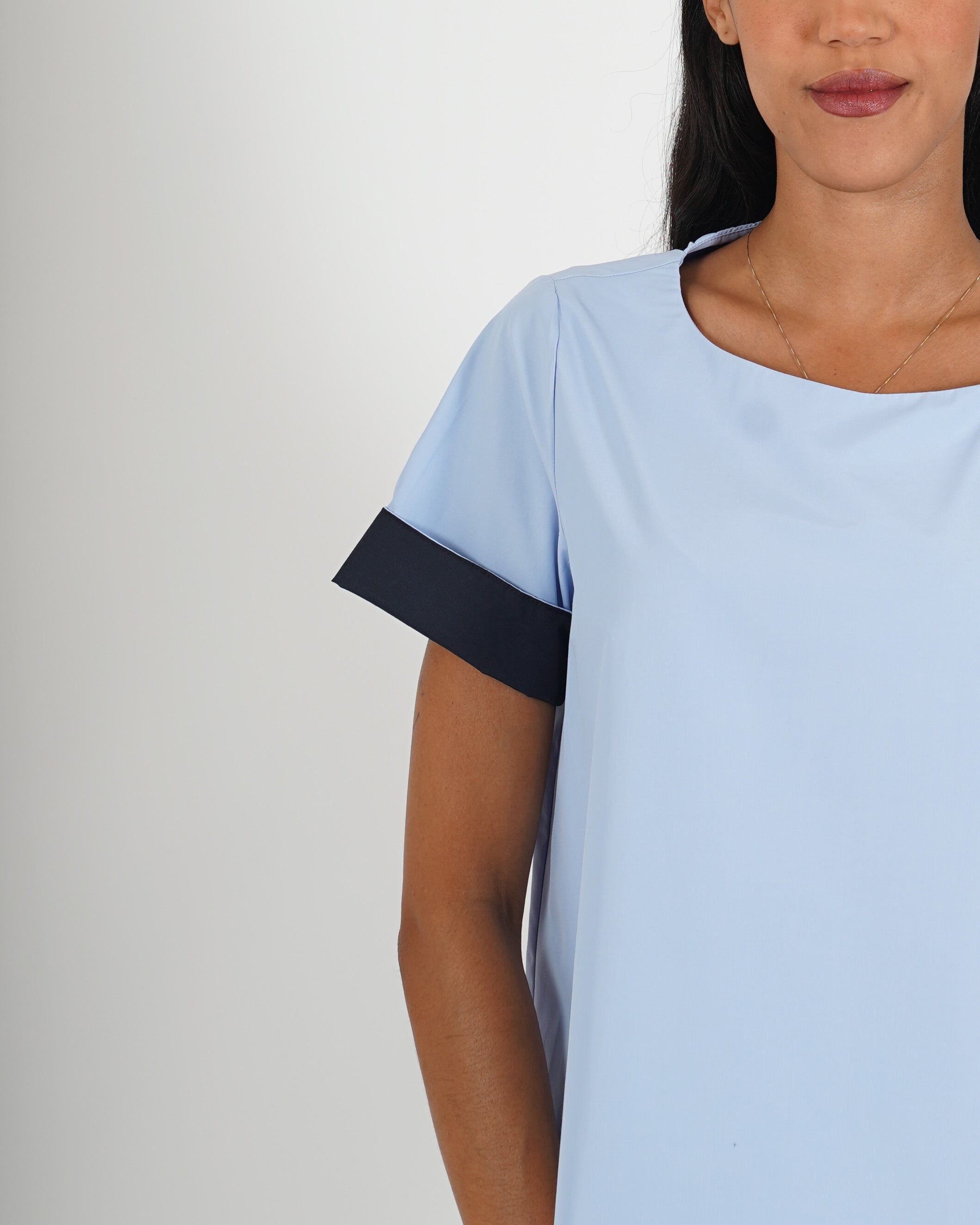 Shirt in cotone con risvolto in contrasto - Scattante
