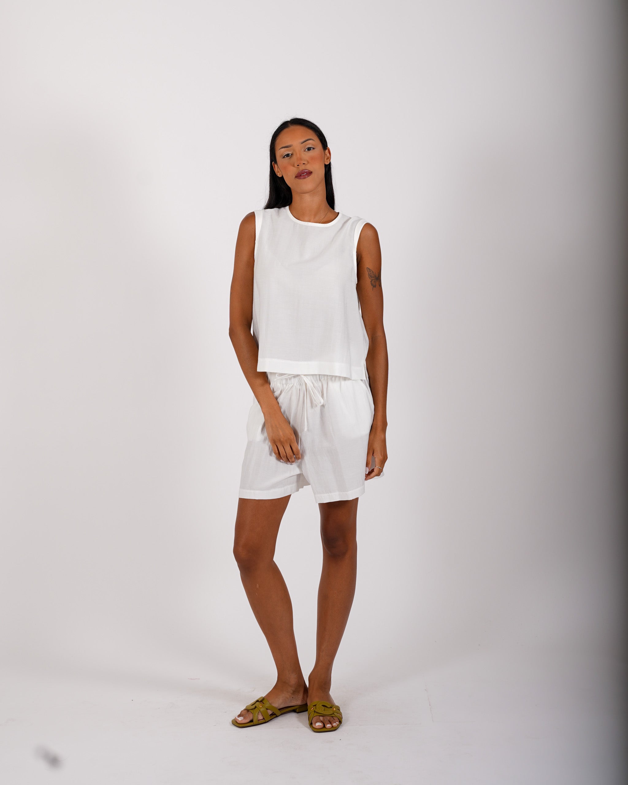 Short con coulisse e tasche in tessuto stropicciato - Debora
