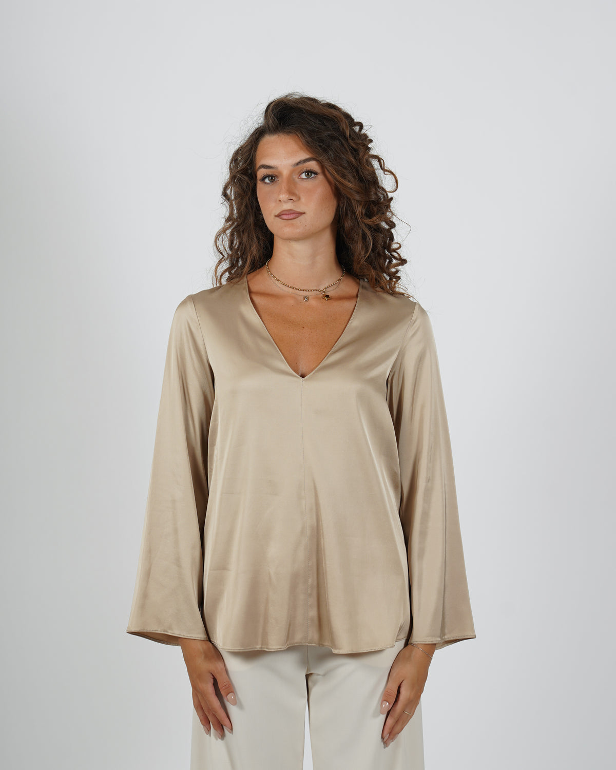 Blusa scollo a v manica lunga in raso - Carrà