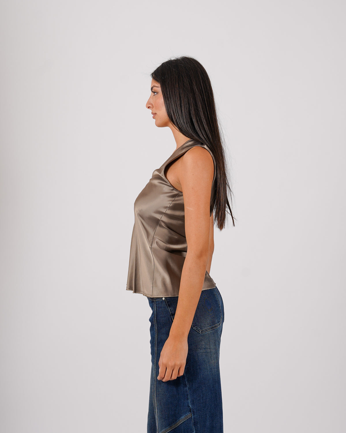 Blusa smanicata scollo a v in raso - Sherry