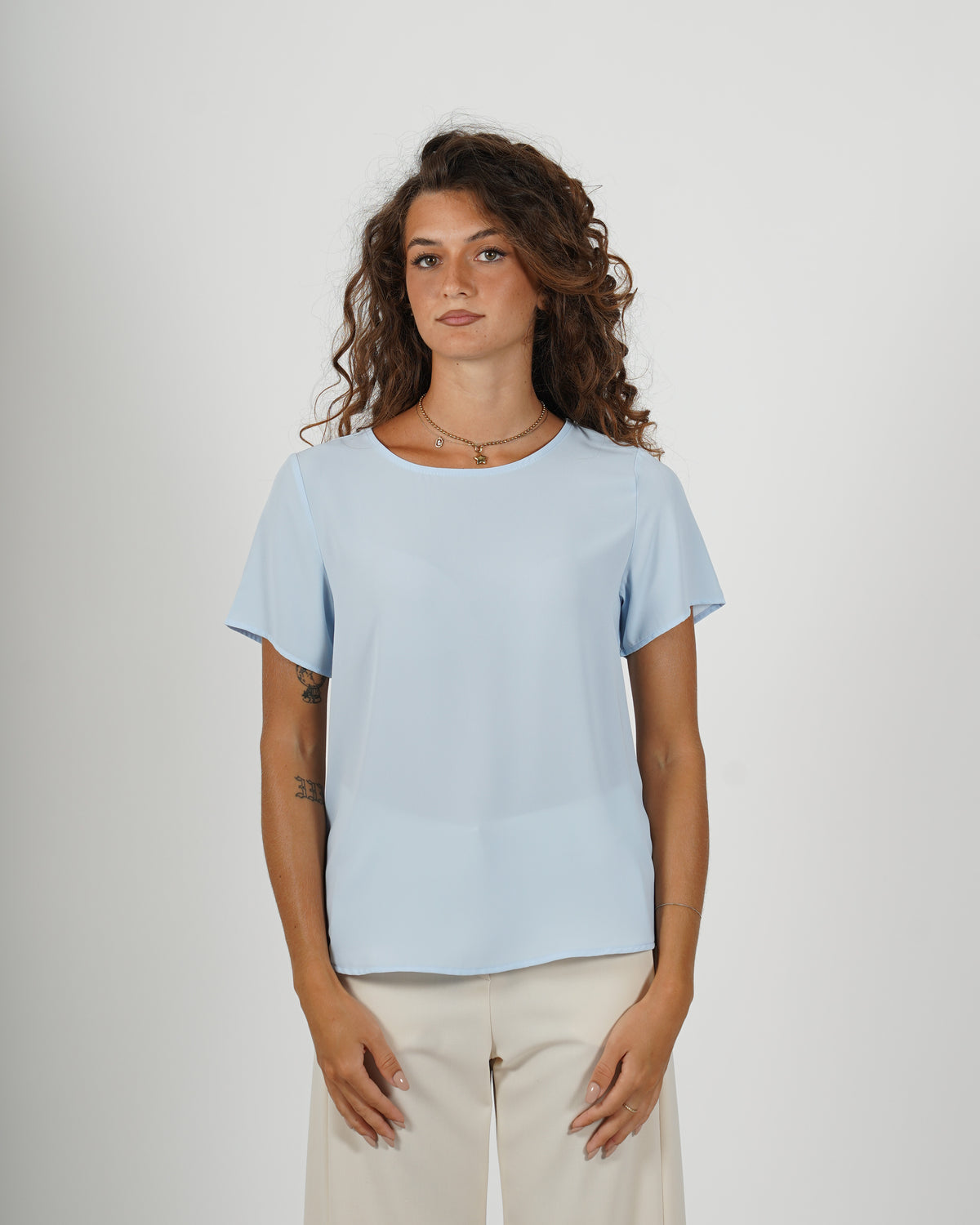 Shirt girocollo con bottoncino sul retro - Althea