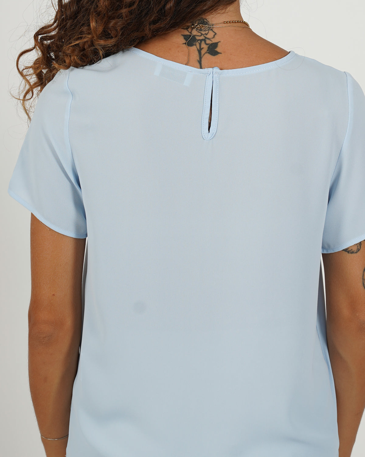Shirt girocollo con bottoncino sul retro - Althea