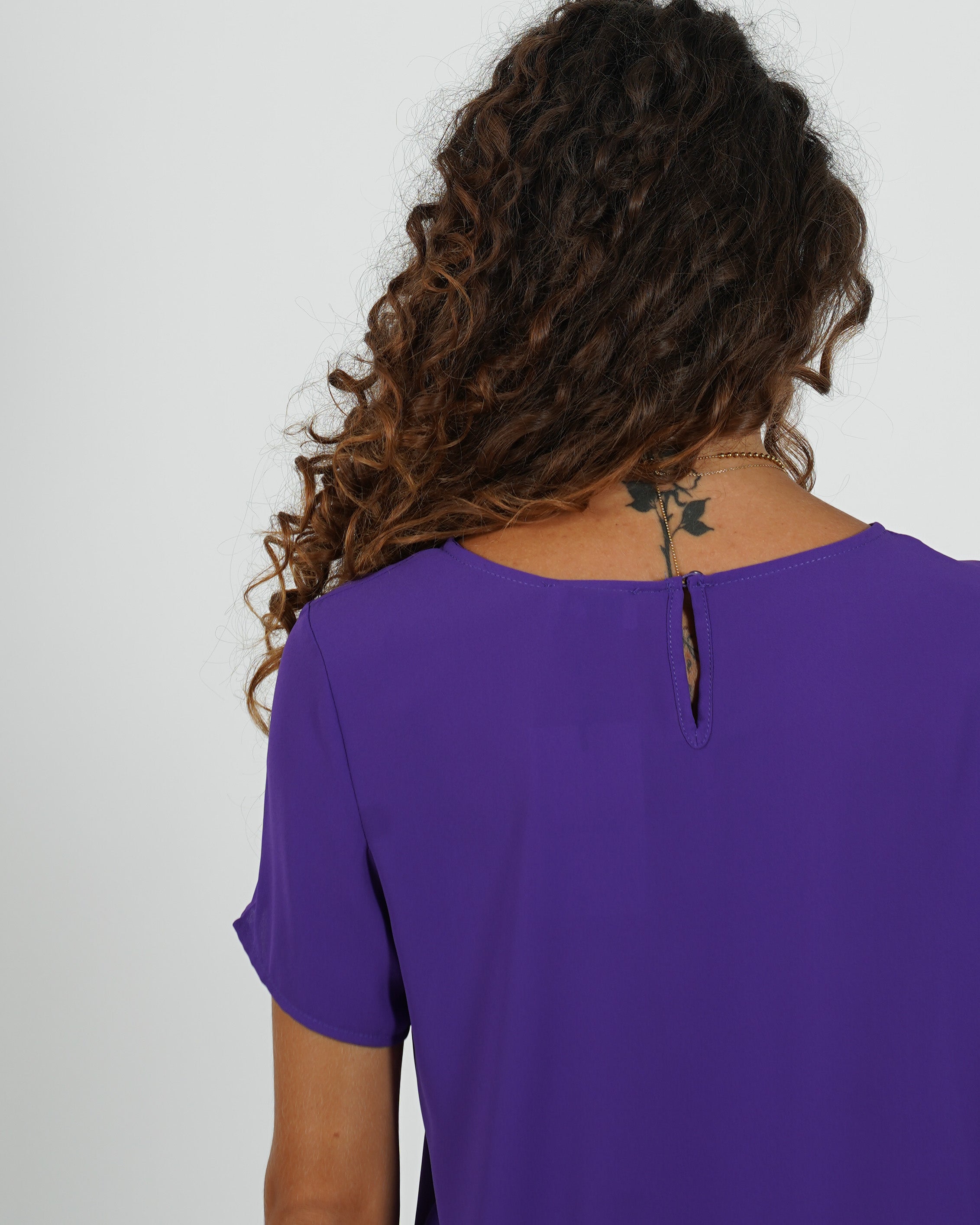 Shirt girocollo con bottoncino sul retro - Althea
