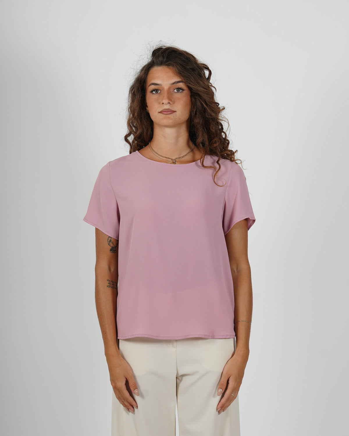 Shirt girocollo con bottoncino sul retro - Althea