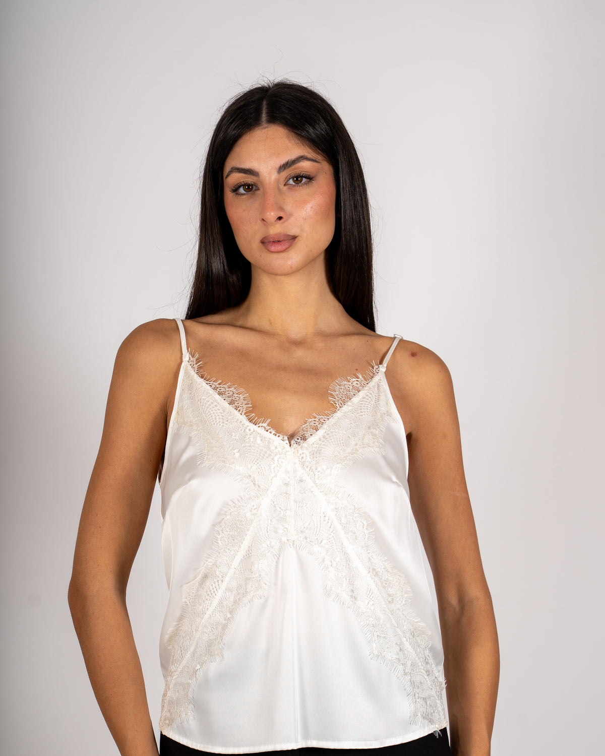 Top con pizzo macramè in mano raso - Appannata