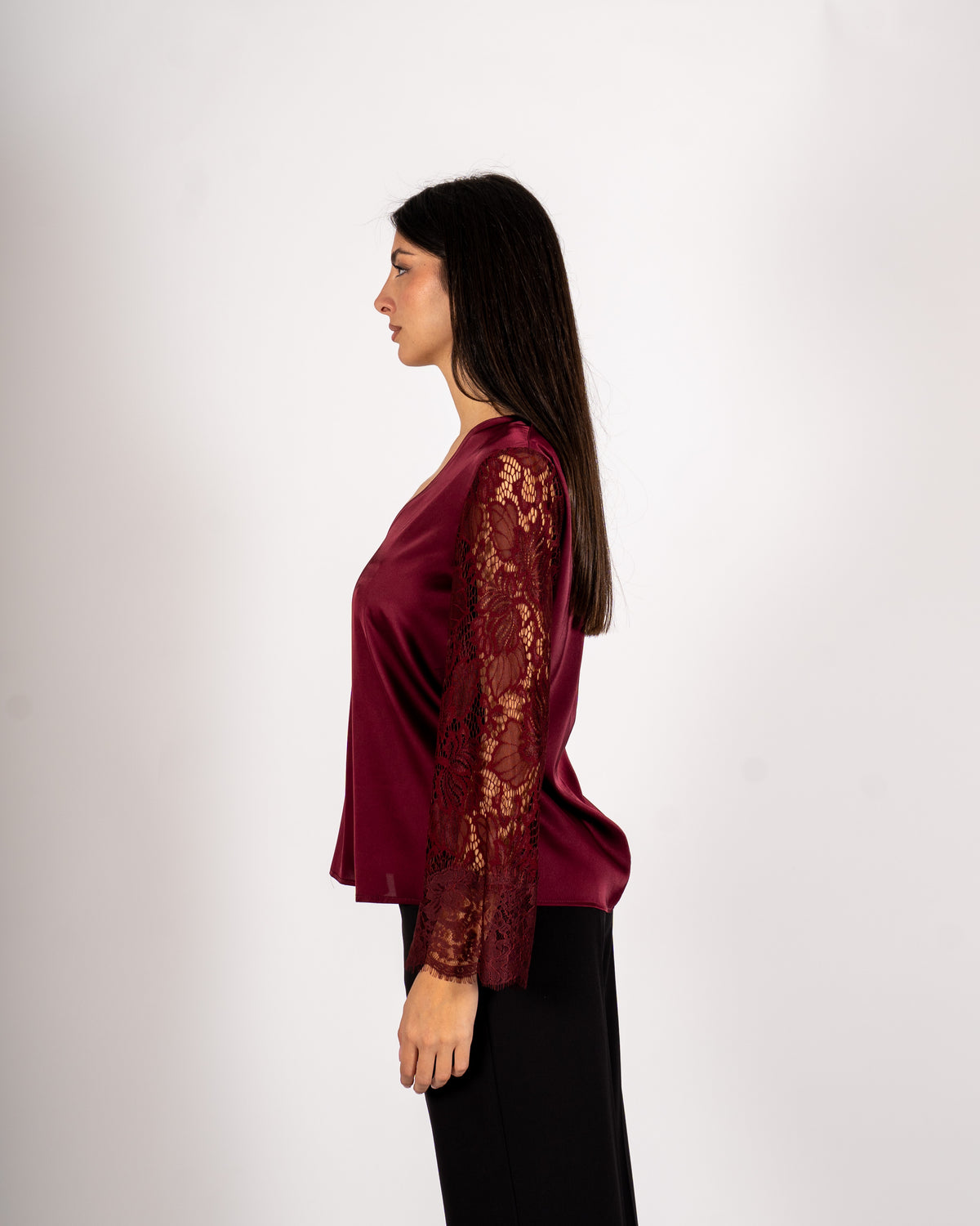 Blusa scollo a v con manica in pizzo macramè - Sbiadita