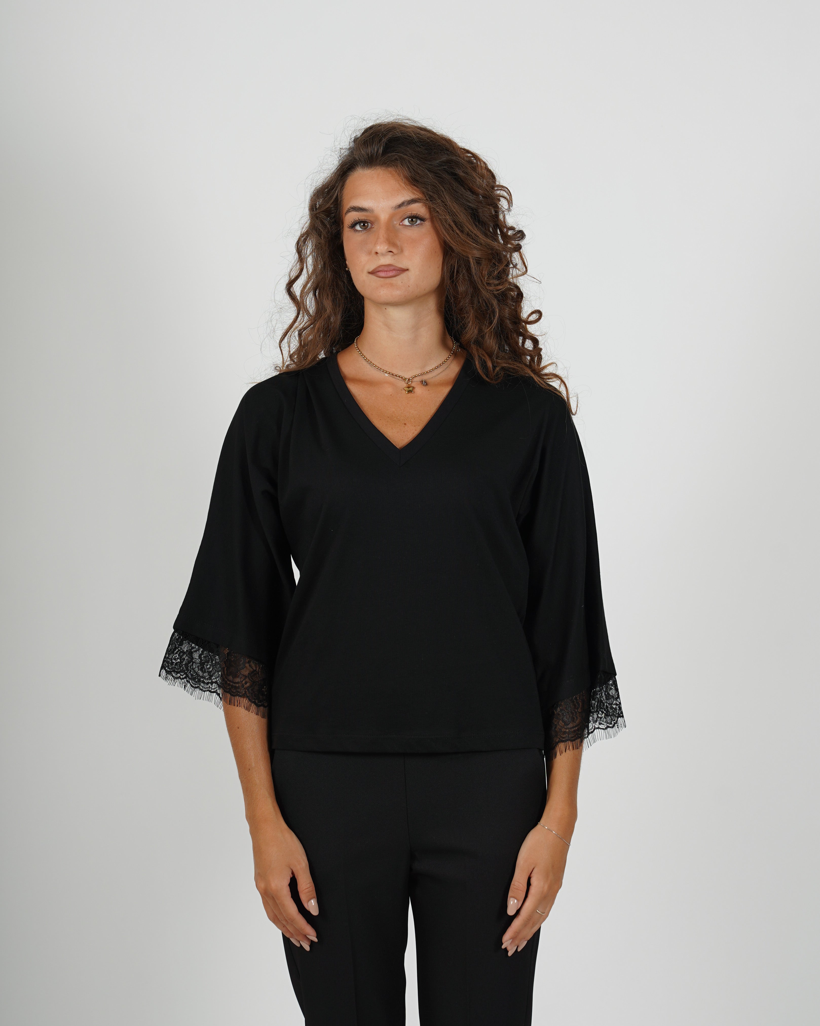 Shirt scollo a v con dettaglio su manica 3/4 - Bionica