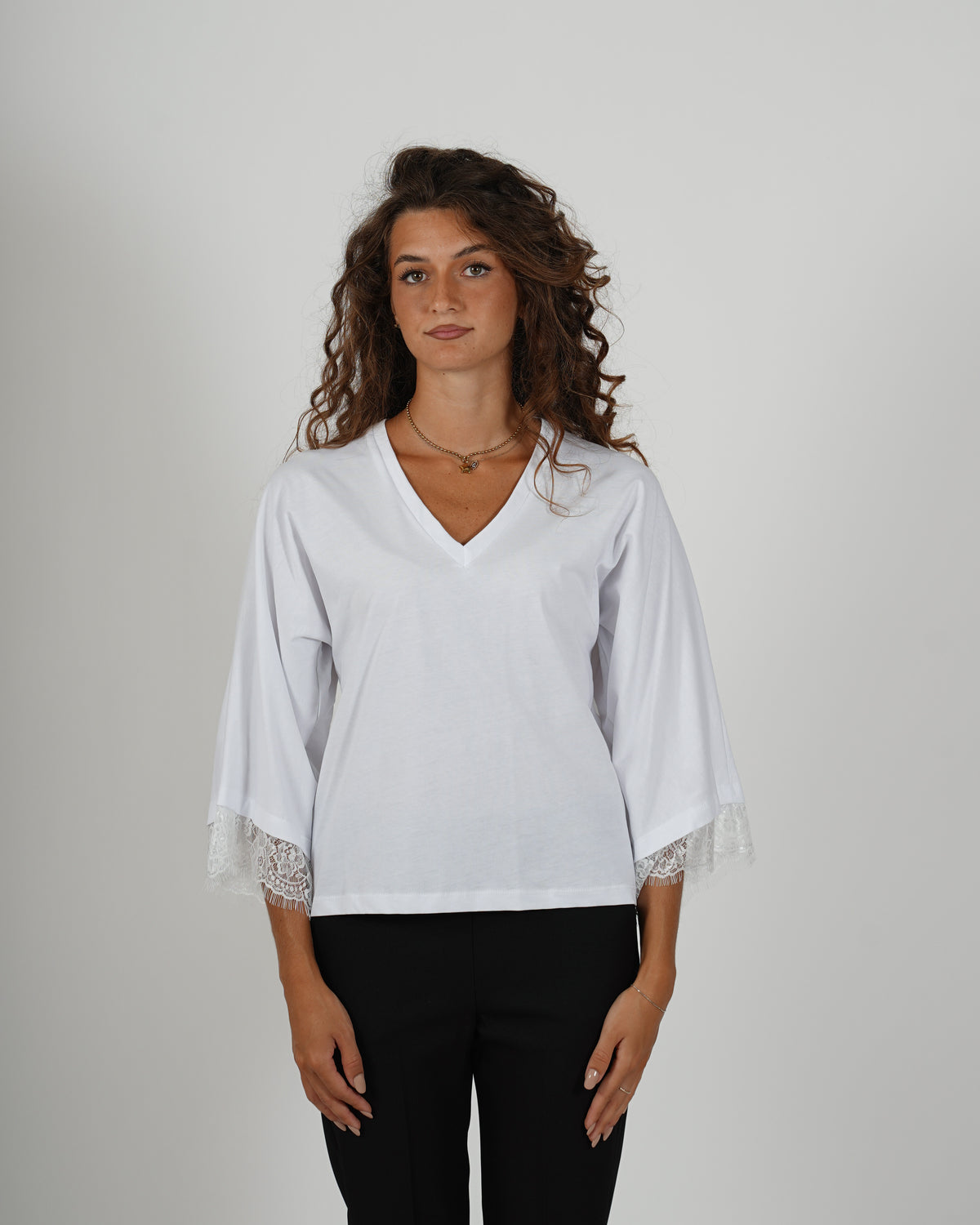 Shirt scollo a v con dettaglio su manica 3/4 - Bionica