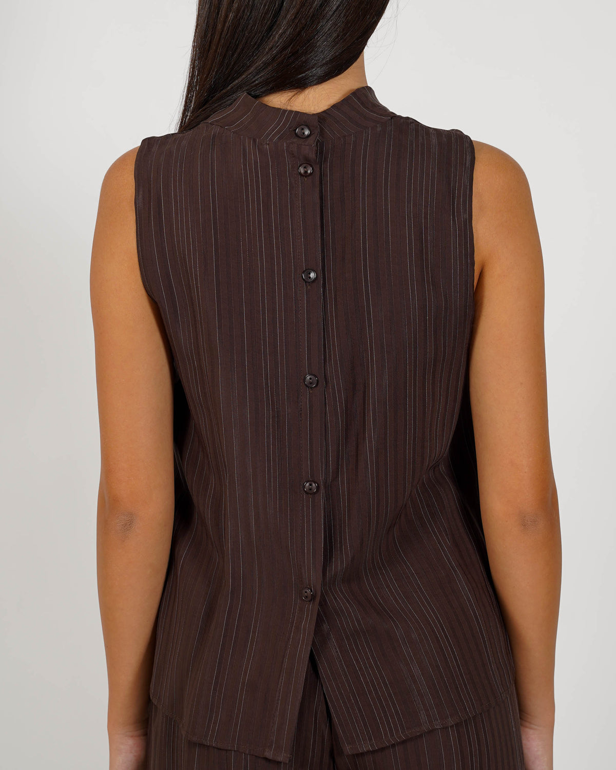 Blusa smanicata collo a gronda con bottoni sul retro - Oradea