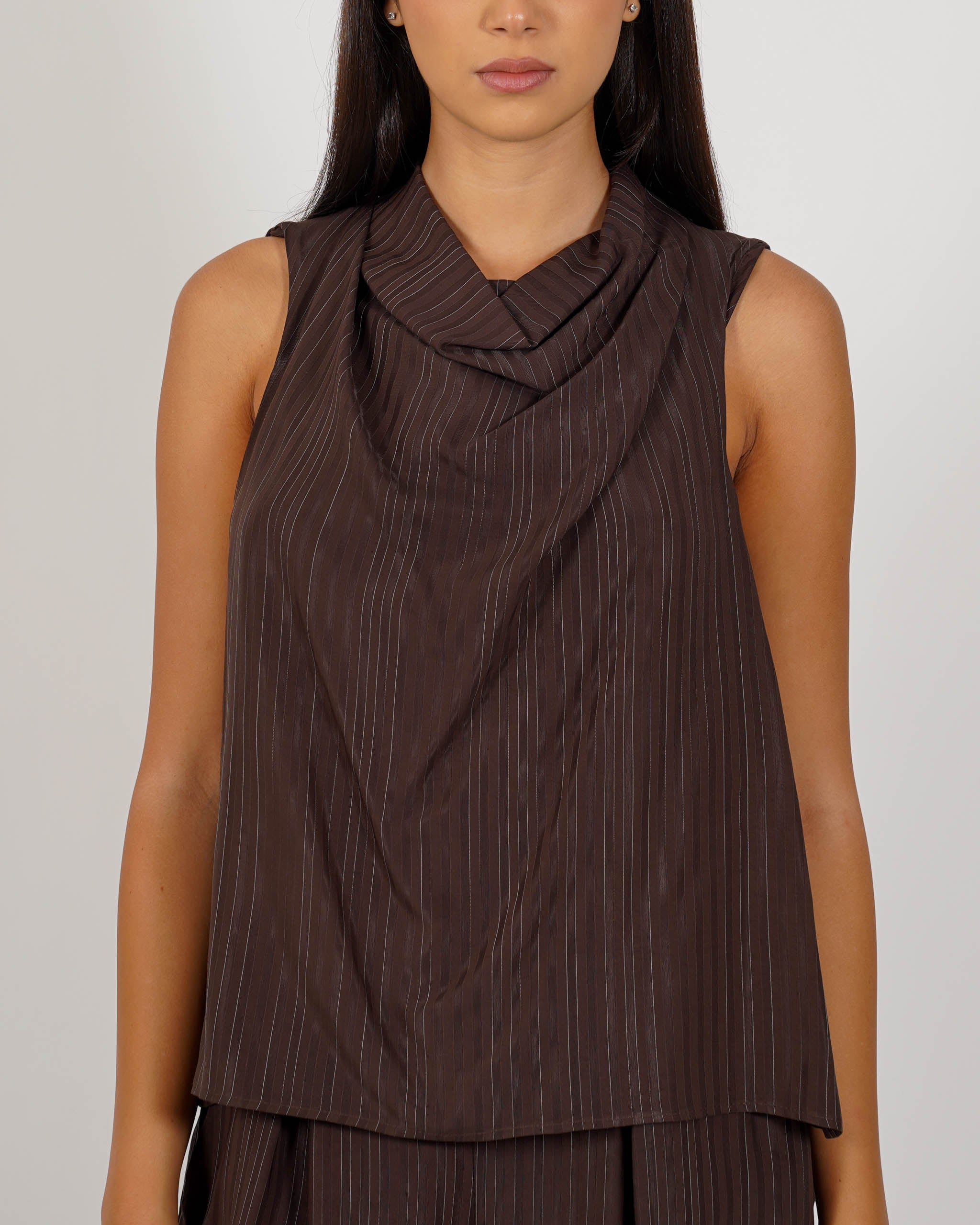 Blusa smanicata collo a gronda con bottoni sul retro - Oradea