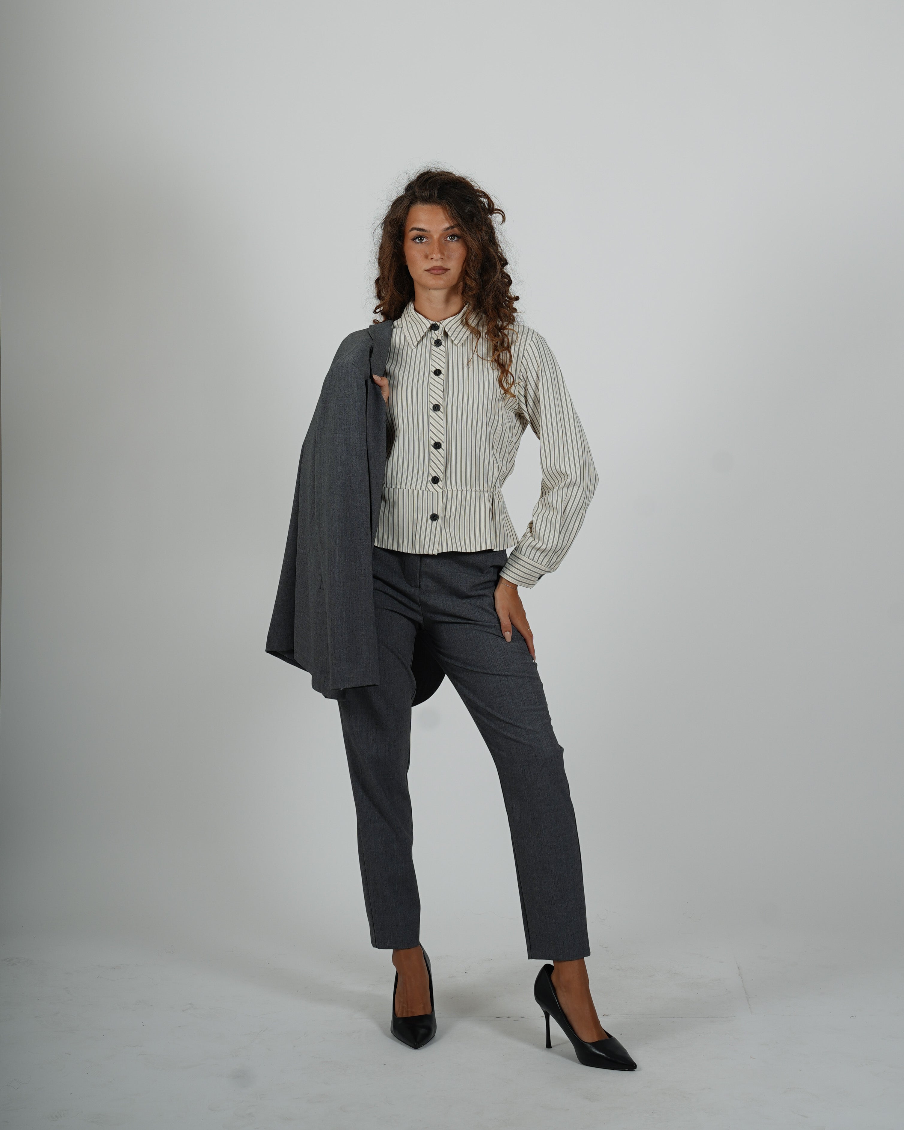 Pantaloni regular fit in frescolana - Aremogna