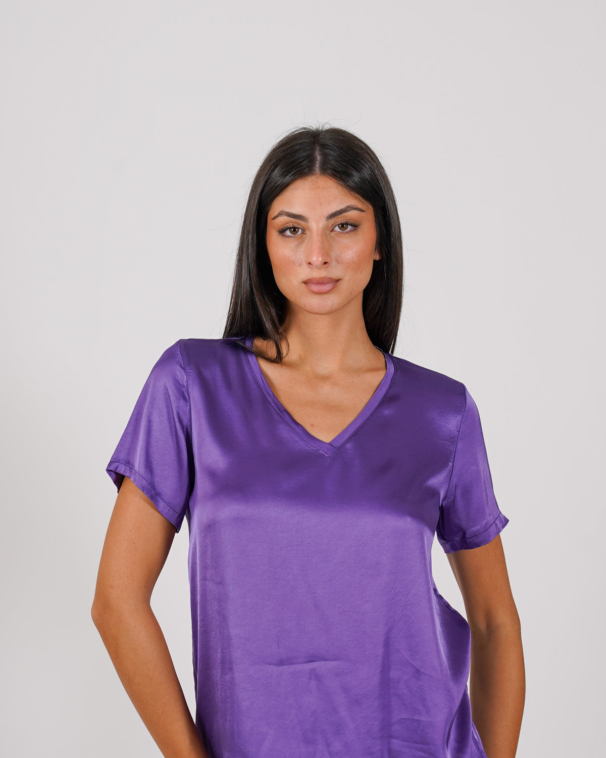 Blusa scollo a v in mano raso - Bratislava