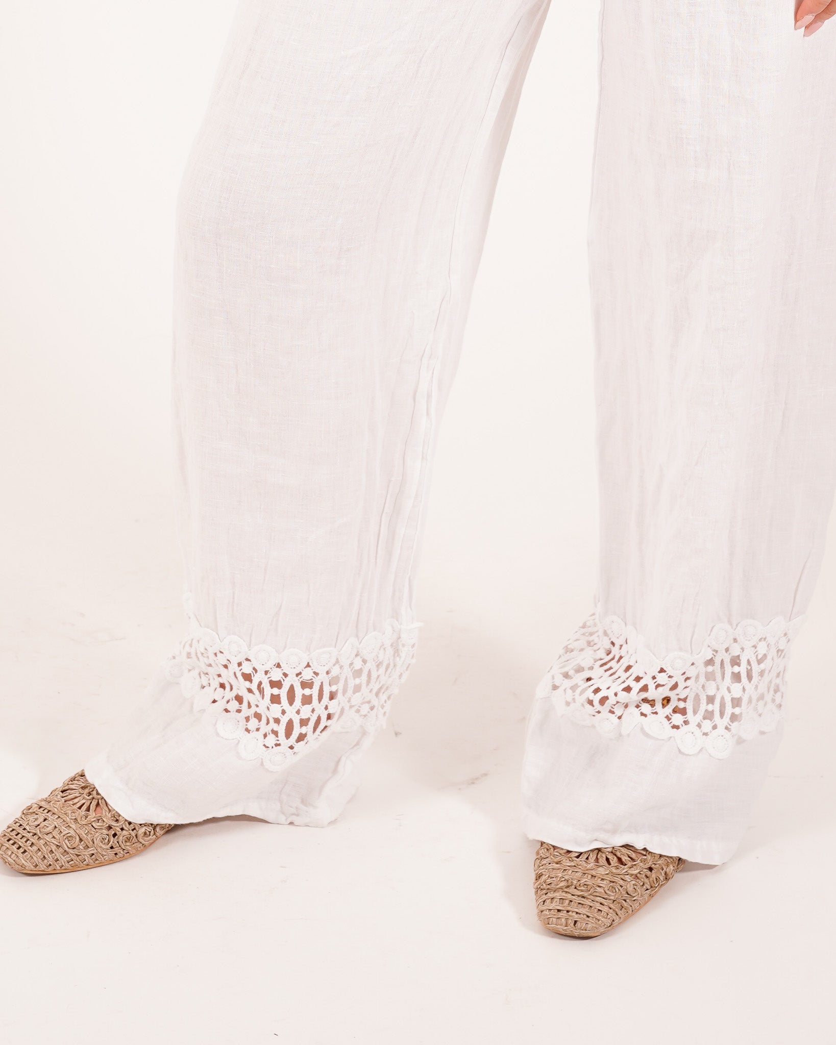 Pantaloni con elastico e passamaneria sul fondo - Caneira