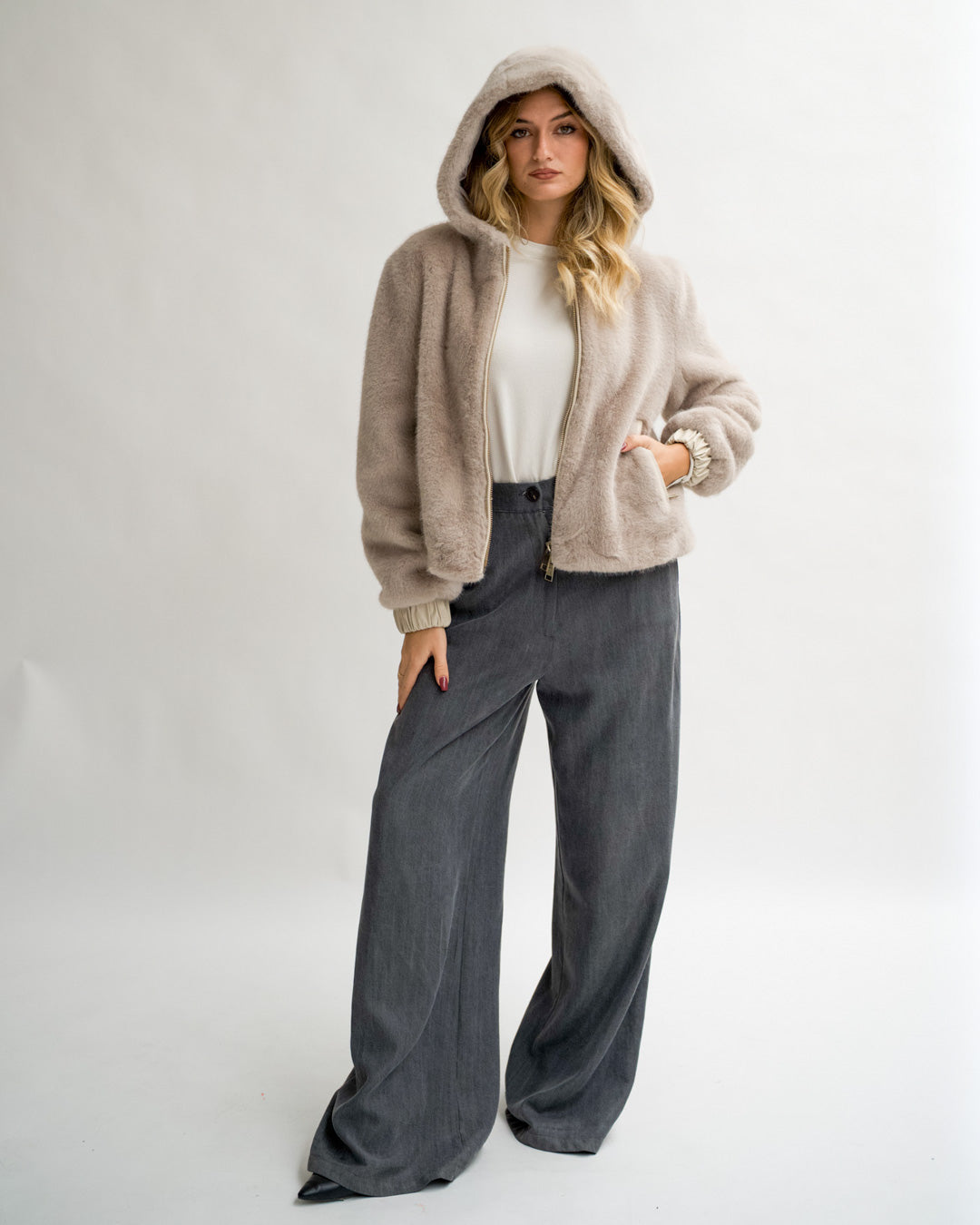 Bomber con cappuccio e zip in eco fur - Laguna Uncategorized - Hope Abbigliamento e Accessori Donna Online