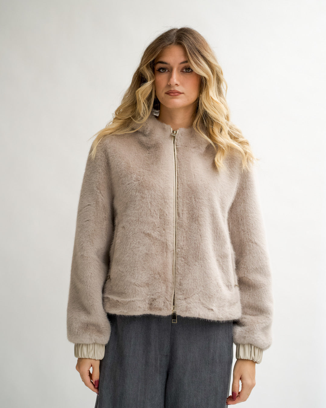 Bomber con cappuccio e zip in eco fur - Laguna Uncategorized - Hope Abbigliamento e Accessori Donna Online