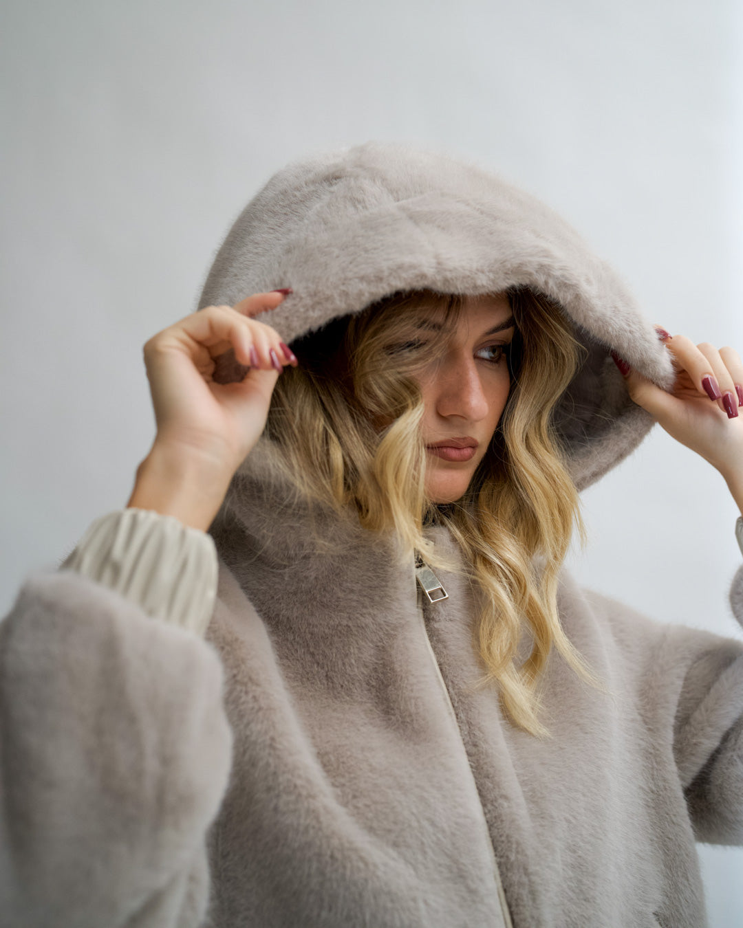 Bomber con cappuccio e zip in eco fur - Laguna Uncategorized - Hope Abbigliamento e Accessori Donna Online