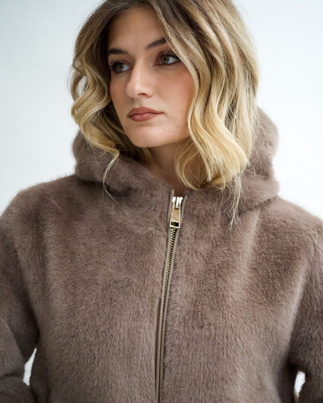 Bomber con cappuccio e zip in eco fur - Laguna Uncategorized - Hope Abbigliamento e Accessori Donna Online