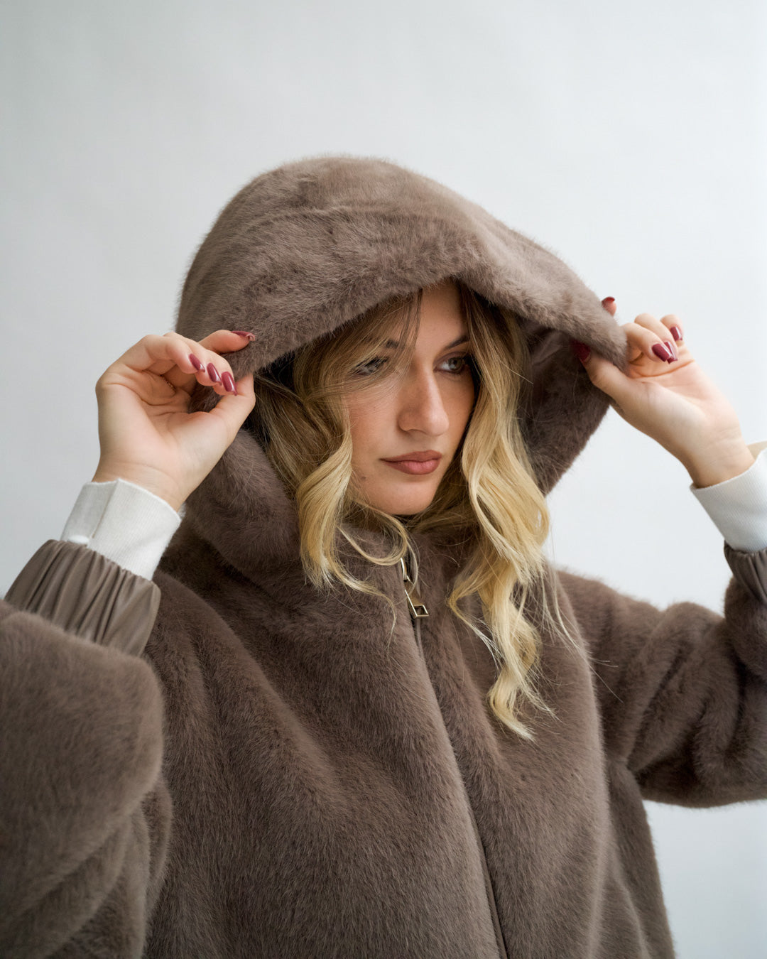 Bomber con cappuccio e zip in eco fur - Laguna Uncategorized - Hope Abbigliamento e Accessori Donna Online