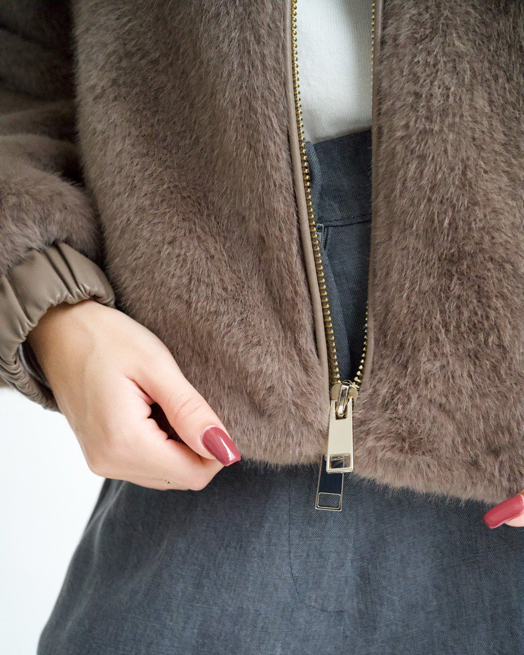 Bomber con cappuccio e zip in eco fur - Laguna Uncategorized - Hope Abbigliamento e Accessori Donna Online