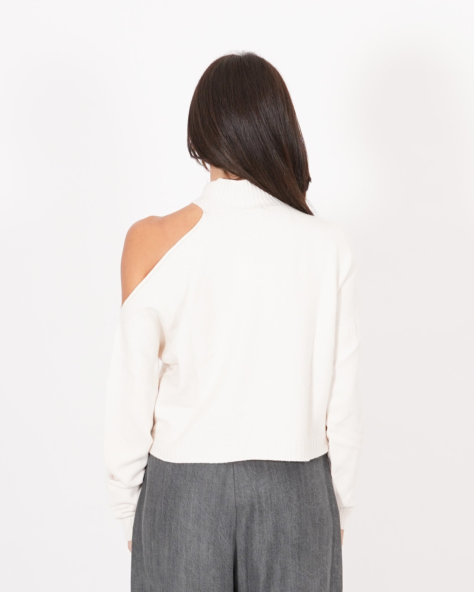 Maglia collo alto con taglio sulla spalla - Amazzone Uncategorized - Hope Abbigliamento e Accessori Donna Online