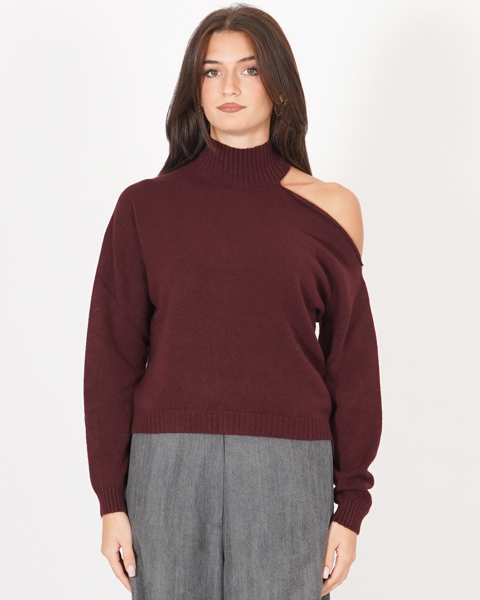 Maglia collo alto con taglio sulla spalla - Amazzone Uncategorized - Hope Abbigliamento e Accessori Donna Online