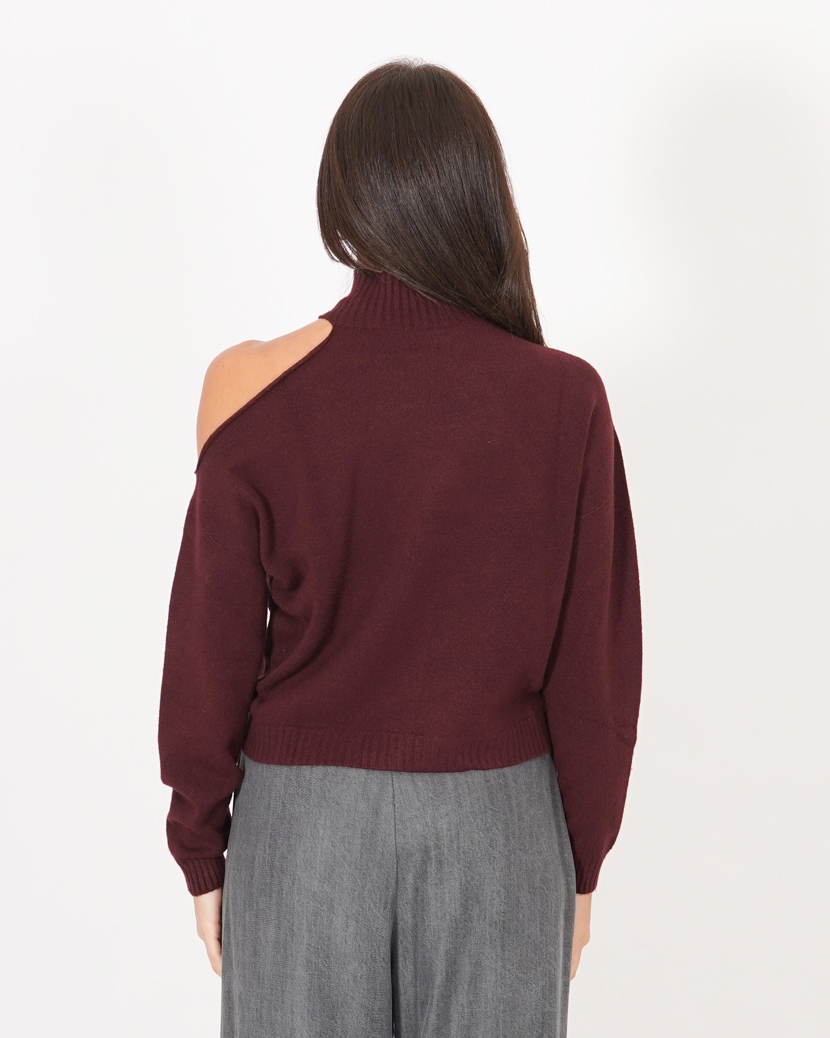 Maglia collo alto con taglio sulla spalla - Amazzone Uncategorized - Hope Abbigliamento e Accessori Donna Online