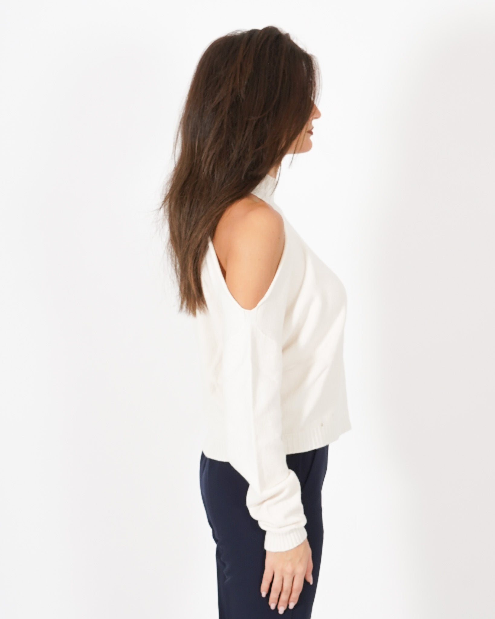 Maglia girocollo con tagli profondi sulle spalle - Alabastro Uncategorized - Hope Abbigliamento e Accessori Donna Online