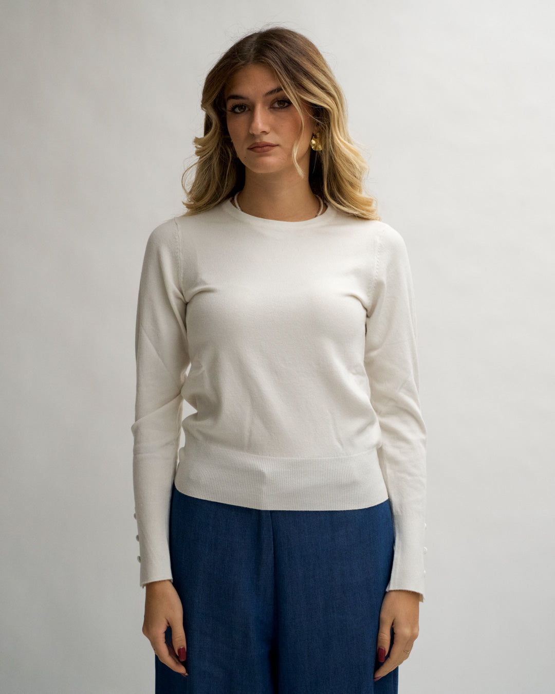 Maglia girocollo slim con bottoncini laterali sui polsini - Canapa Uncategorized - Hope Abbigliamento e Accessori Donna Online