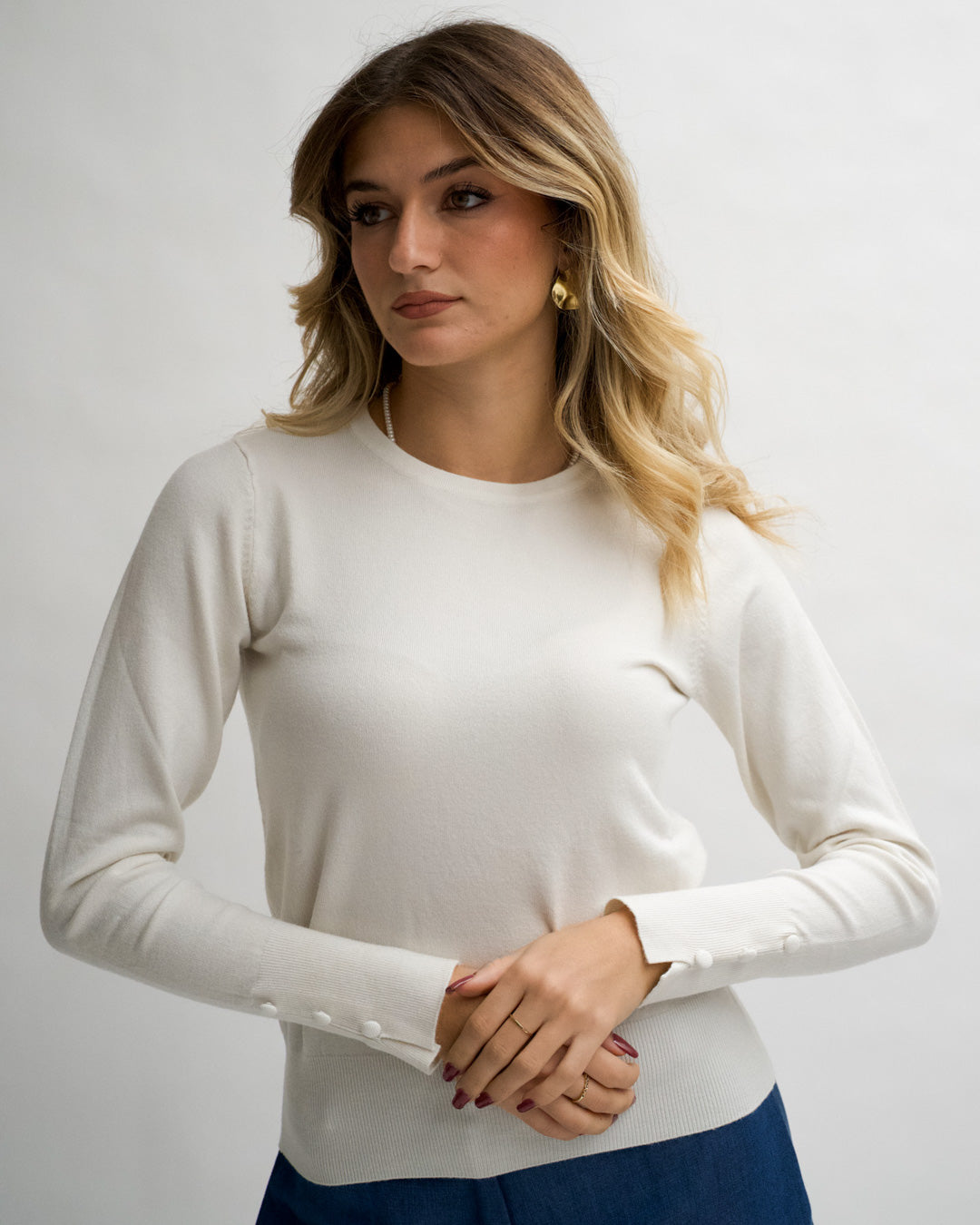 Maglia girocollo slim con bottoncini laterali sui polsini - Canapa Uncategorized - Hope Abbigliamento e Accessori Donna Online