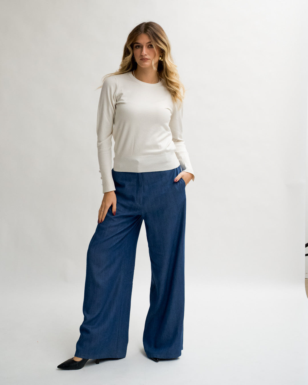 Maglia girocollo slim con bottoncini laterali sui polsini - Canapa Uncategorized - Hope Abbigliamento e Accessori Donna Online