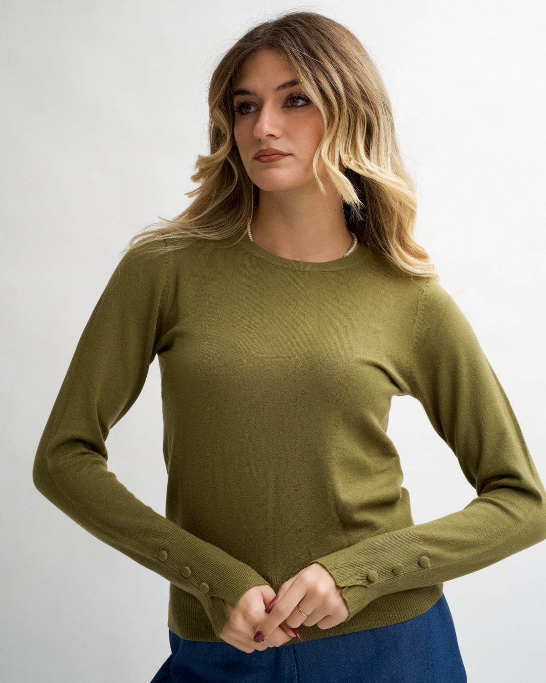 Maglia girocollo slim con bottoncini laterali sui polsini - Canapa Uncategorized - Hope Abbigliamento e Accessori Donna Online