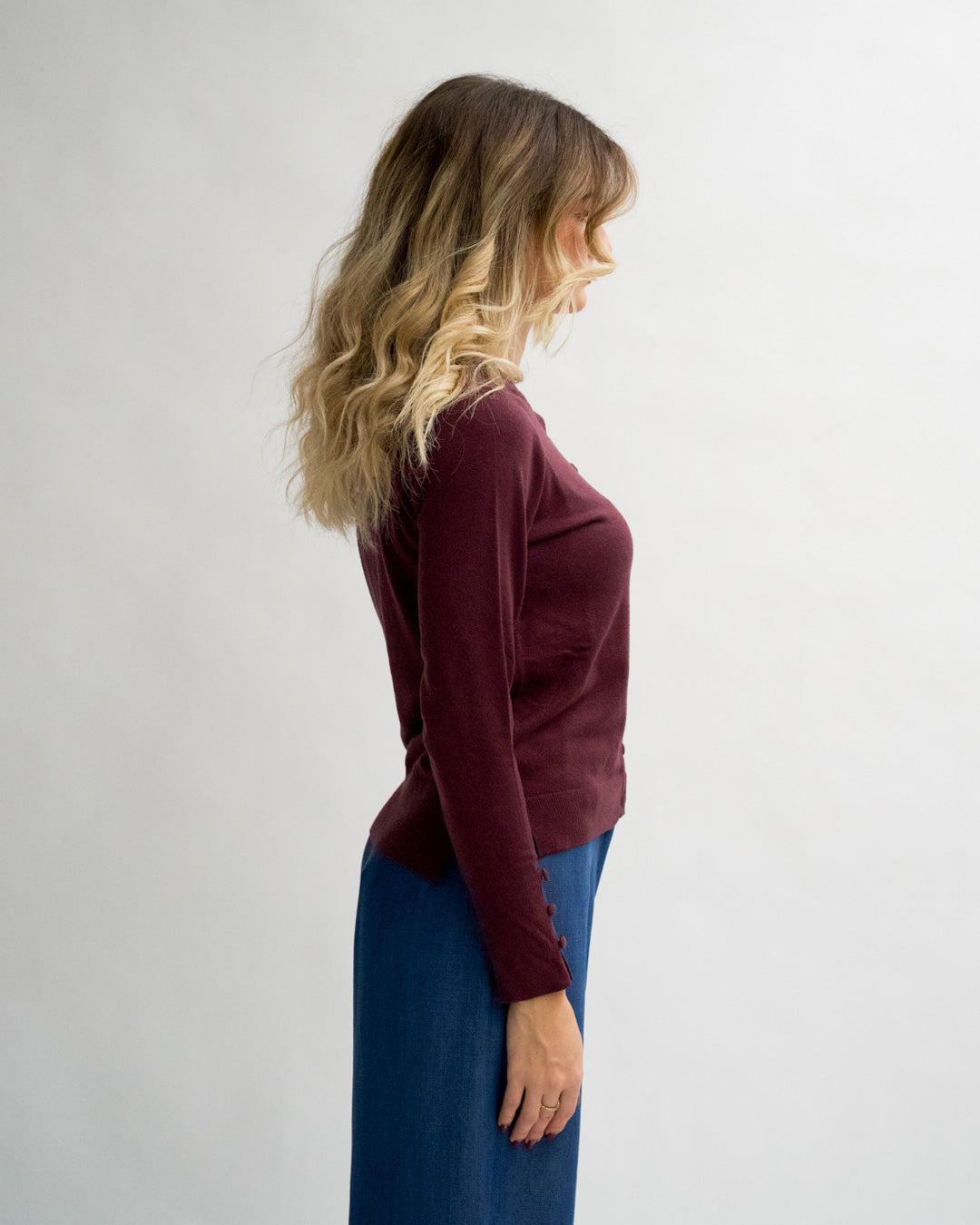 Maglia girocollo slim con bottoncini laterali sui polsini - Canapa Uncategorized - Hope Abbigliamento e Accessori Donna Online