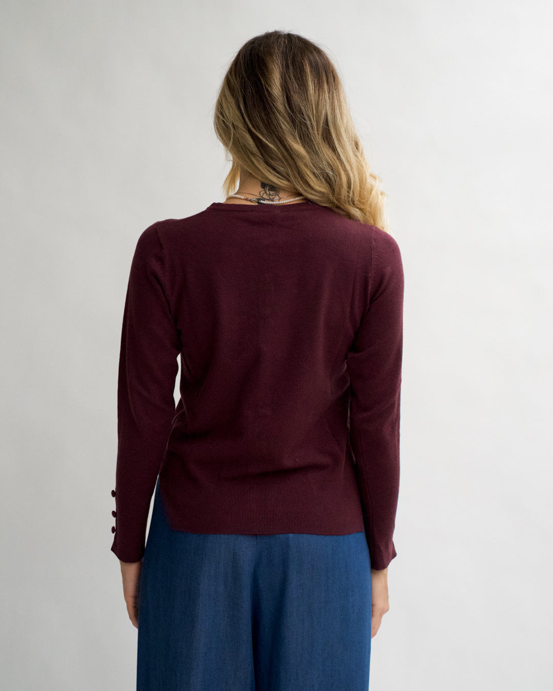 Maglia girocollo slim con bottoncini laterali sui polsini - Canapa Uncategorized - Hope Abbigliamento e Accessori Donna Online