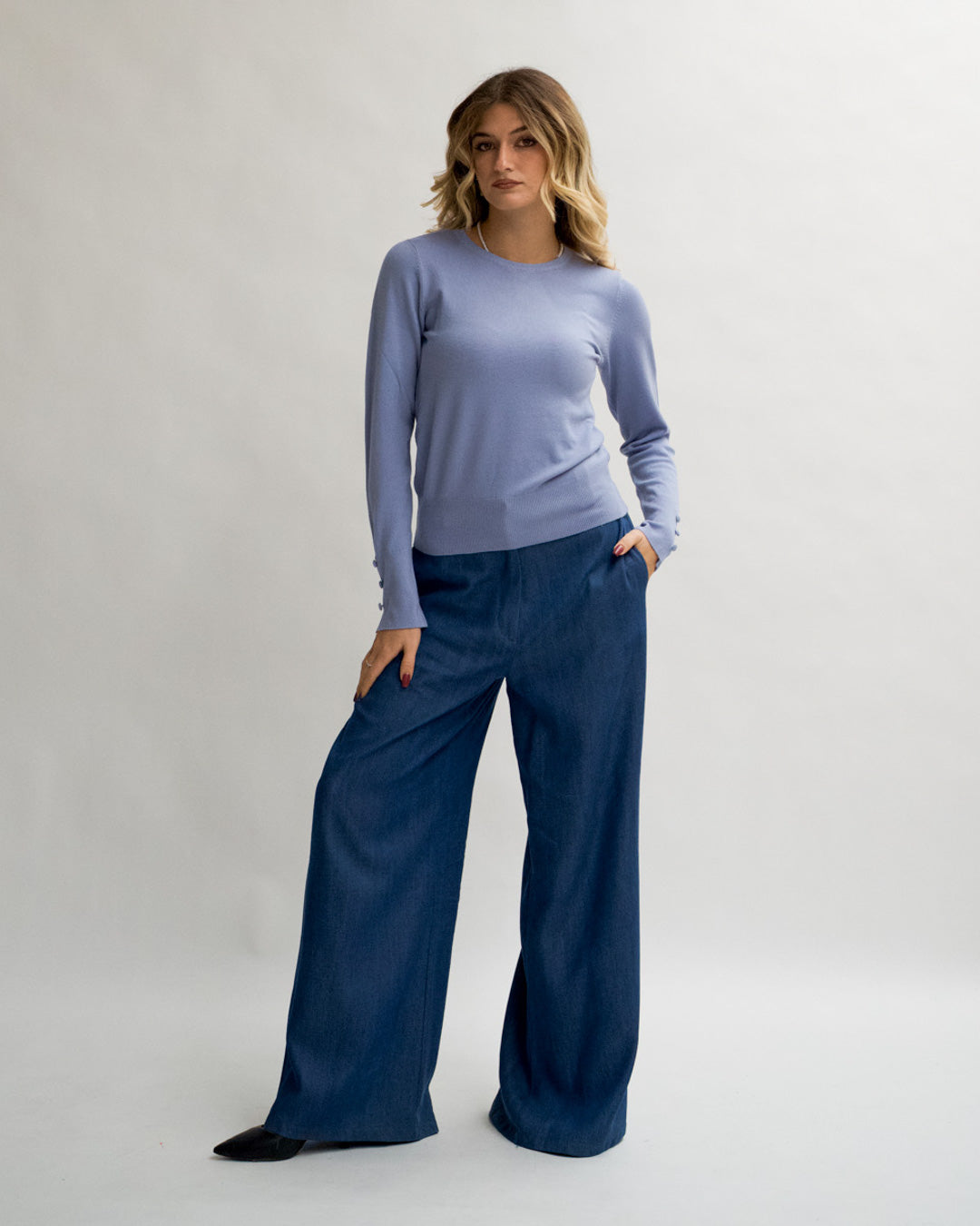 Maglia girocollo slim con bottoncini laterali sui polsini - Canapa Uncategorized - Hope Abbigliamento e Accessori Donna Online