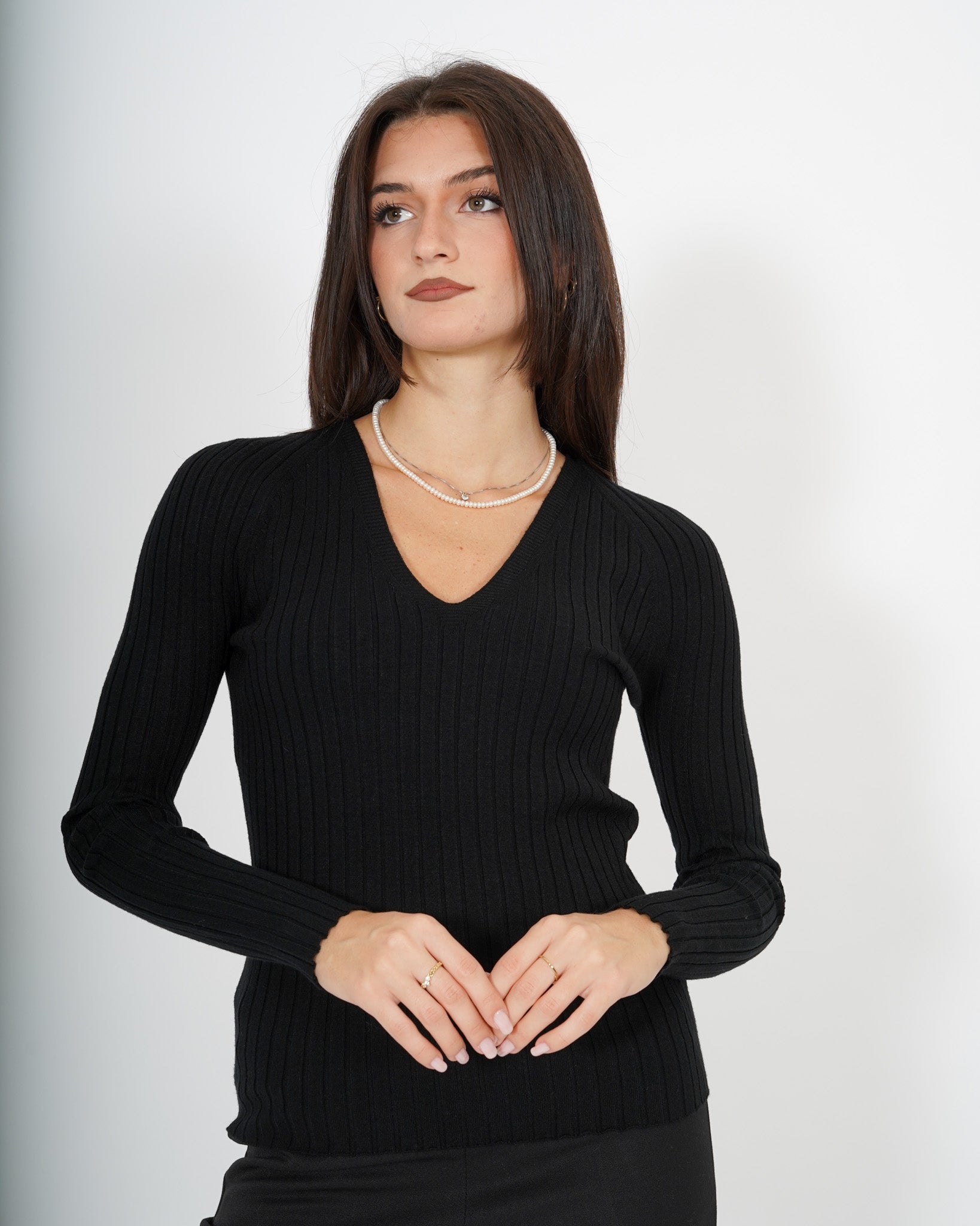 Maglia a costine con scollo a V - Verdesca Uncategorized - Hope Abbigliamento e Accessori Donna Online