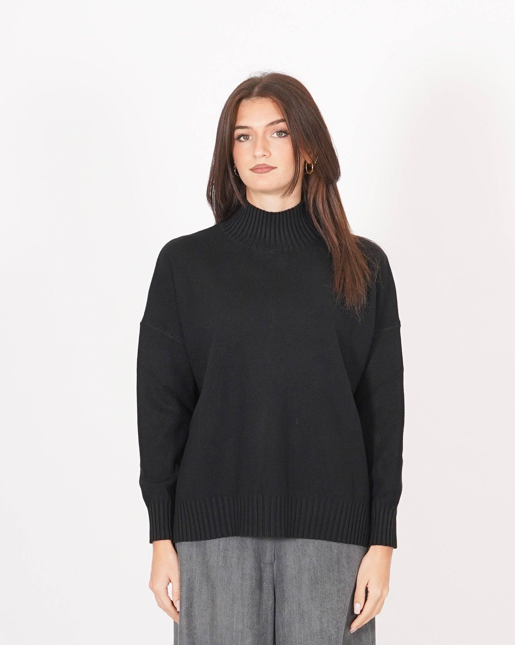 Maglia collo alto con spacchetti sul fondo - Gesso Uncategorized - Hope Abbigliamento e Accessori Donna Online