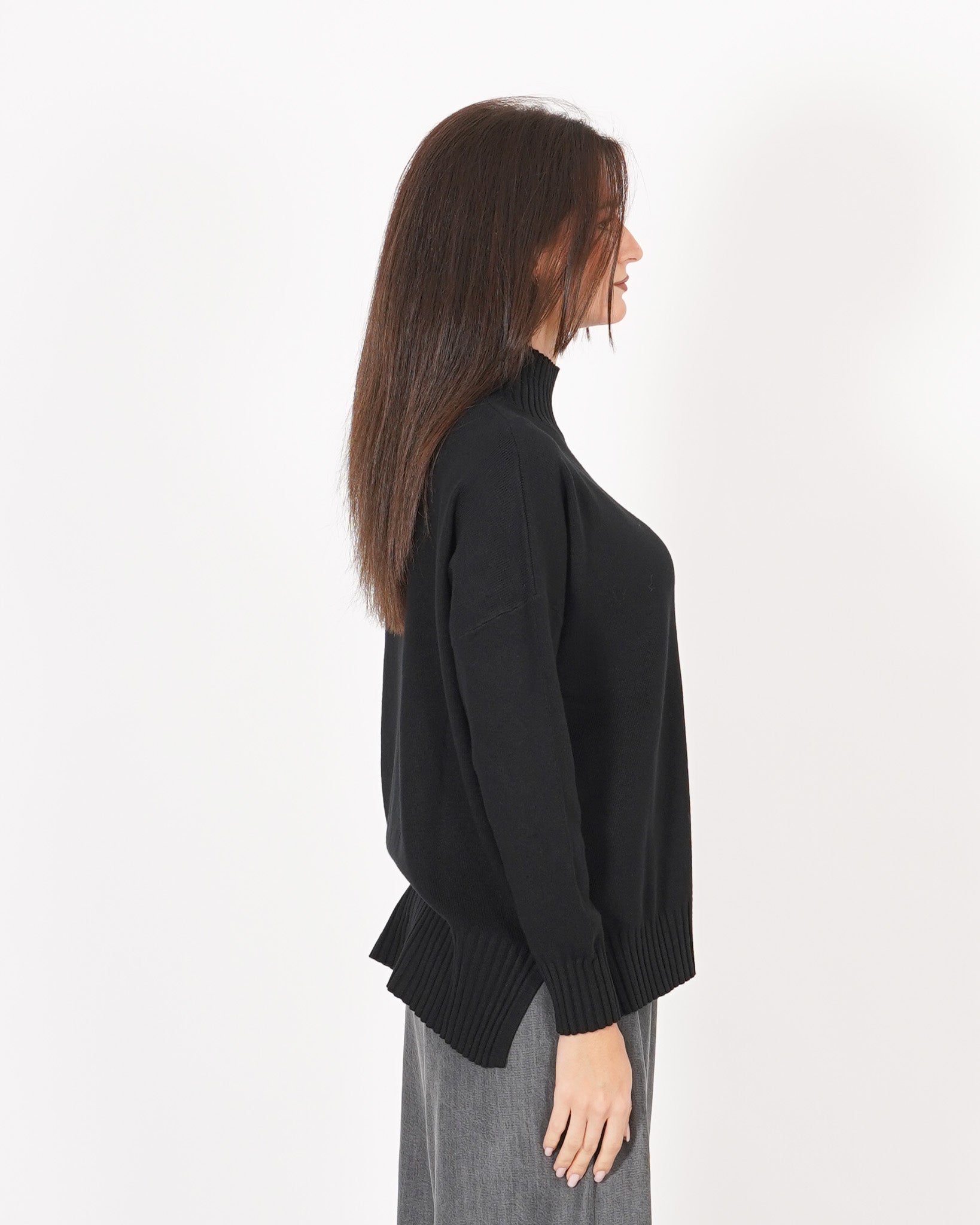 Maglia collo alto con spacchetti sul fondo - Gesso Uncategorized - Hope Abbigliamento e Accessori Donna Online