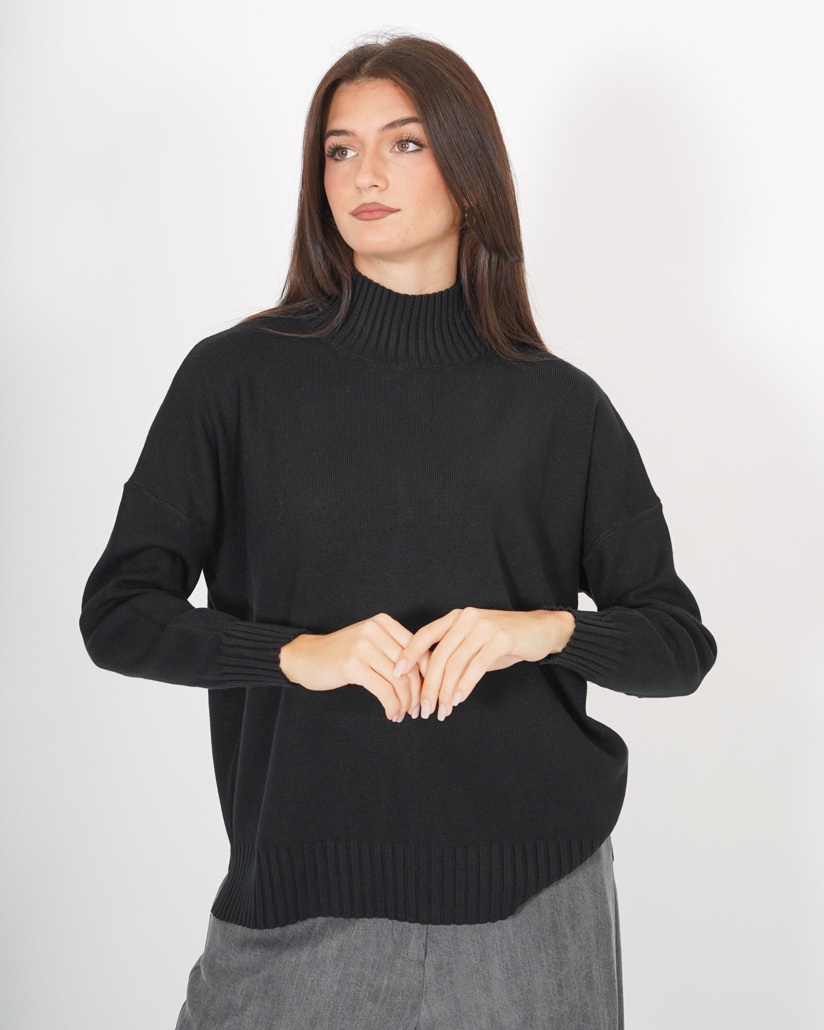 Maglia collo alto con spacchetti sul fondo - Gesso Uncategorized - Hope Abbigliamento e Accessori Donna Online