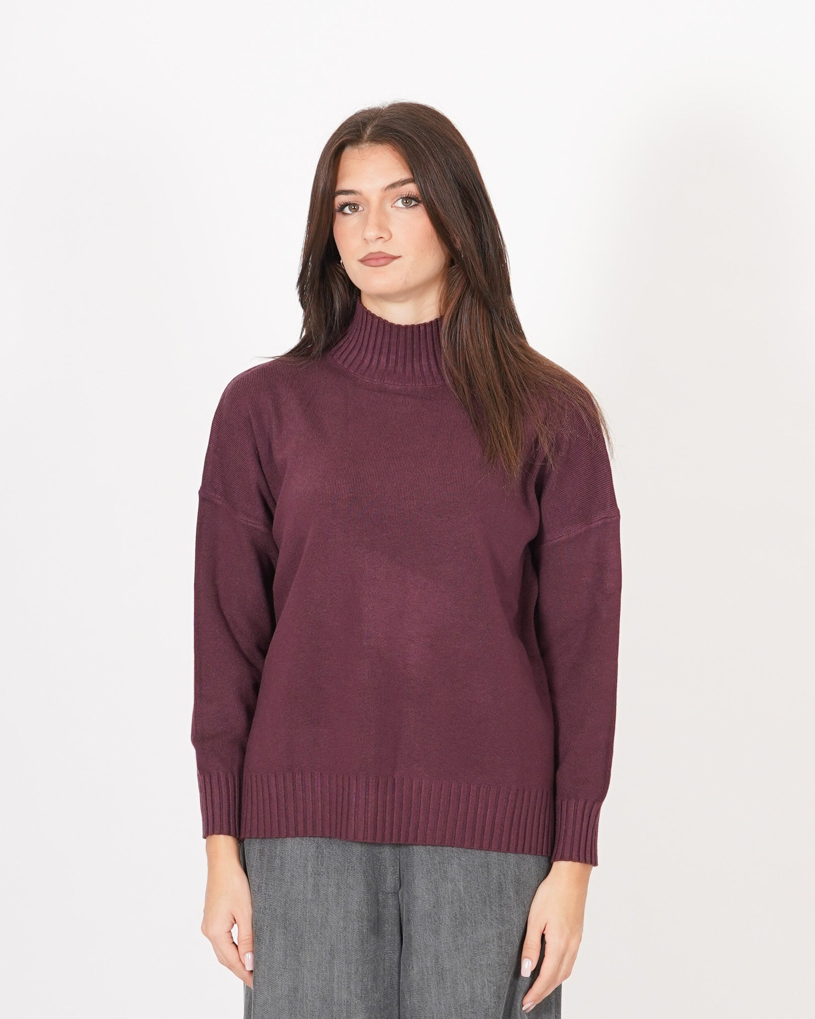 Maglia collo alto con spacchetti sul fondo - Gesso Uncategorized - Hope Abbigliamento e Accessori Donna Online