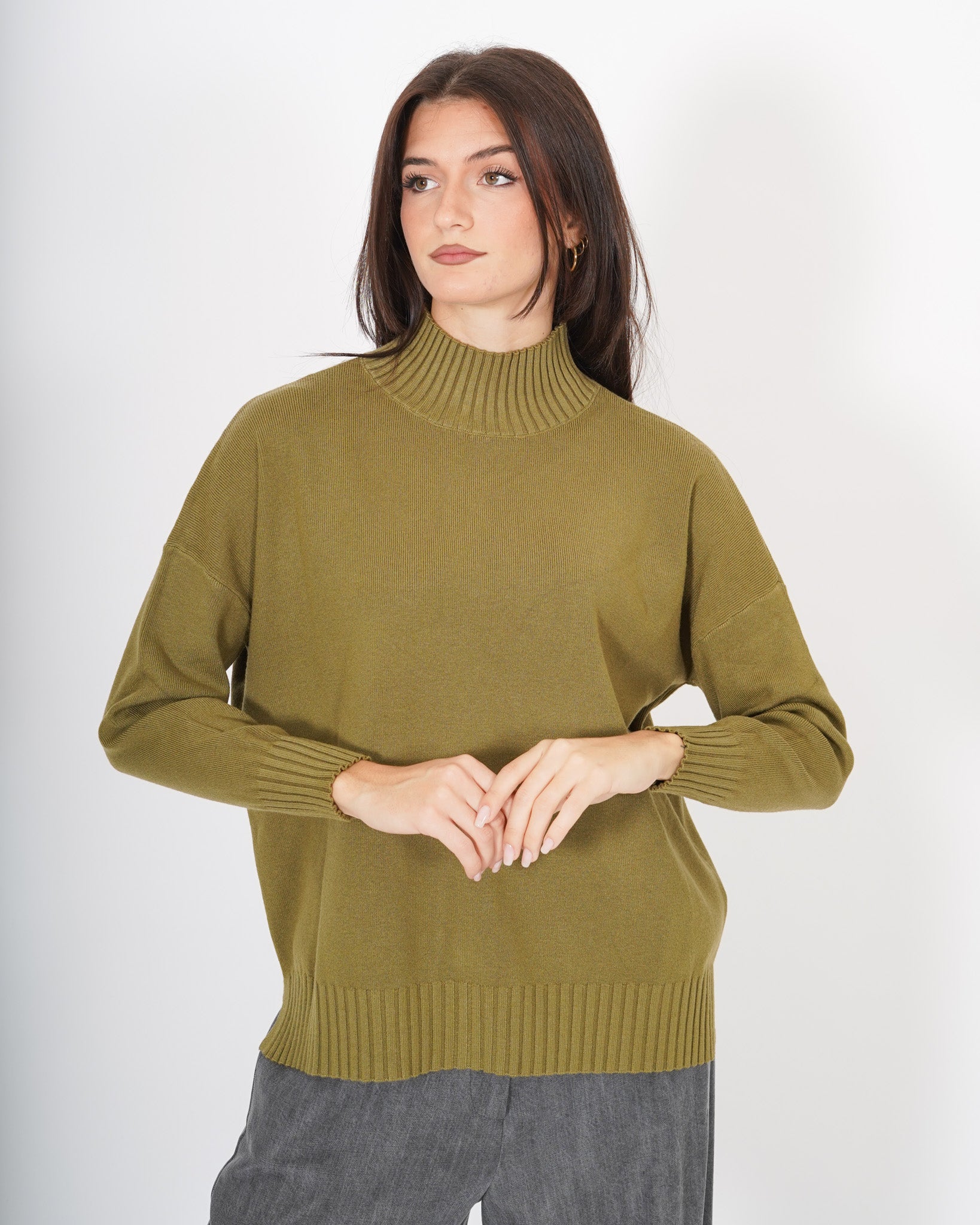 Maglia collo alto con spacchetti sul fondo - Gesso Uncategorized - Hope Abbigliamento e Accessori Donna Online